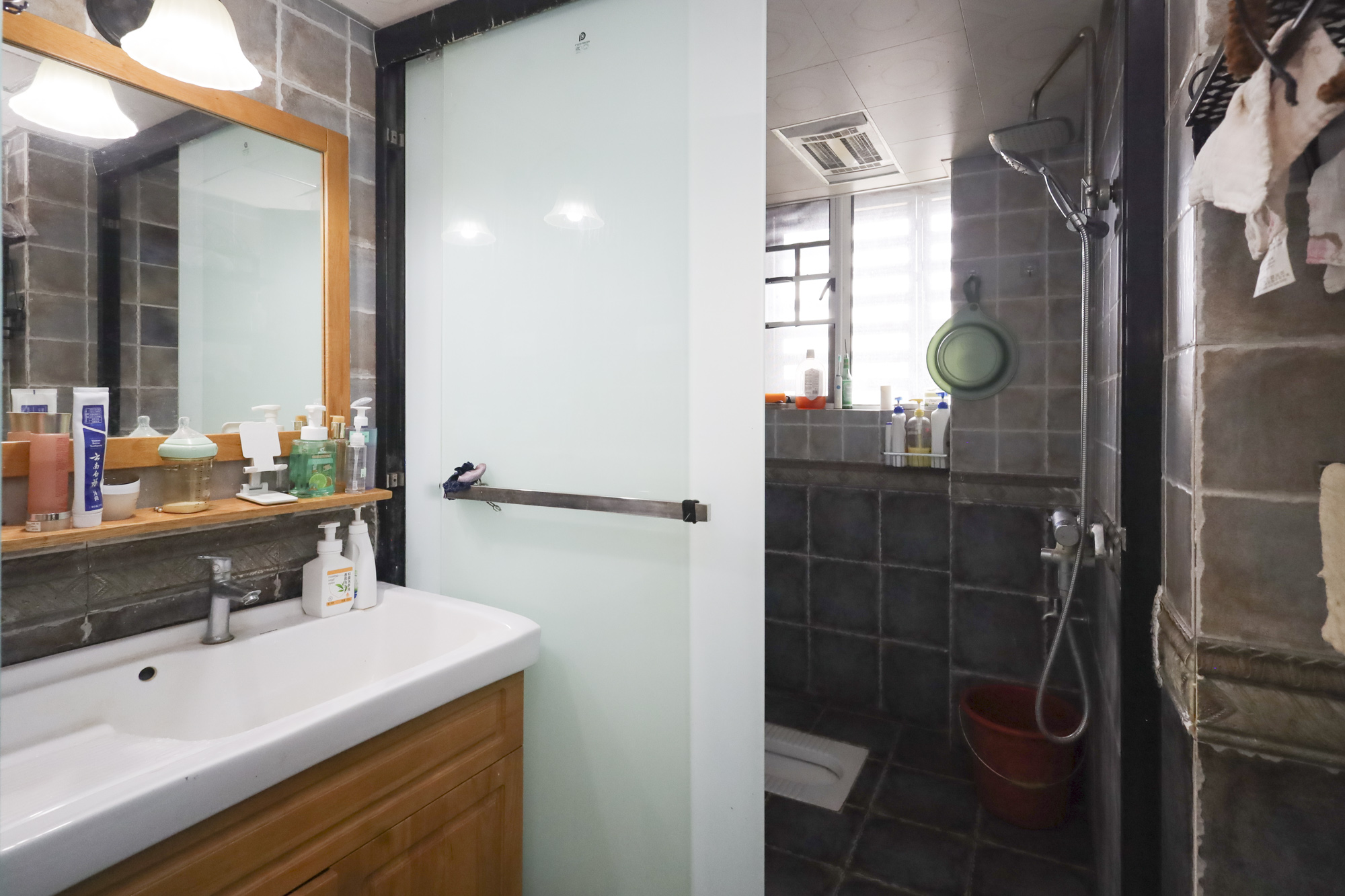 华韵城市海岸(城市水岸苑) 3室2厅1卫 129.0万 华韵城市海岸(城市水岸苑) 3室2厅1卫 129.0万卫生间