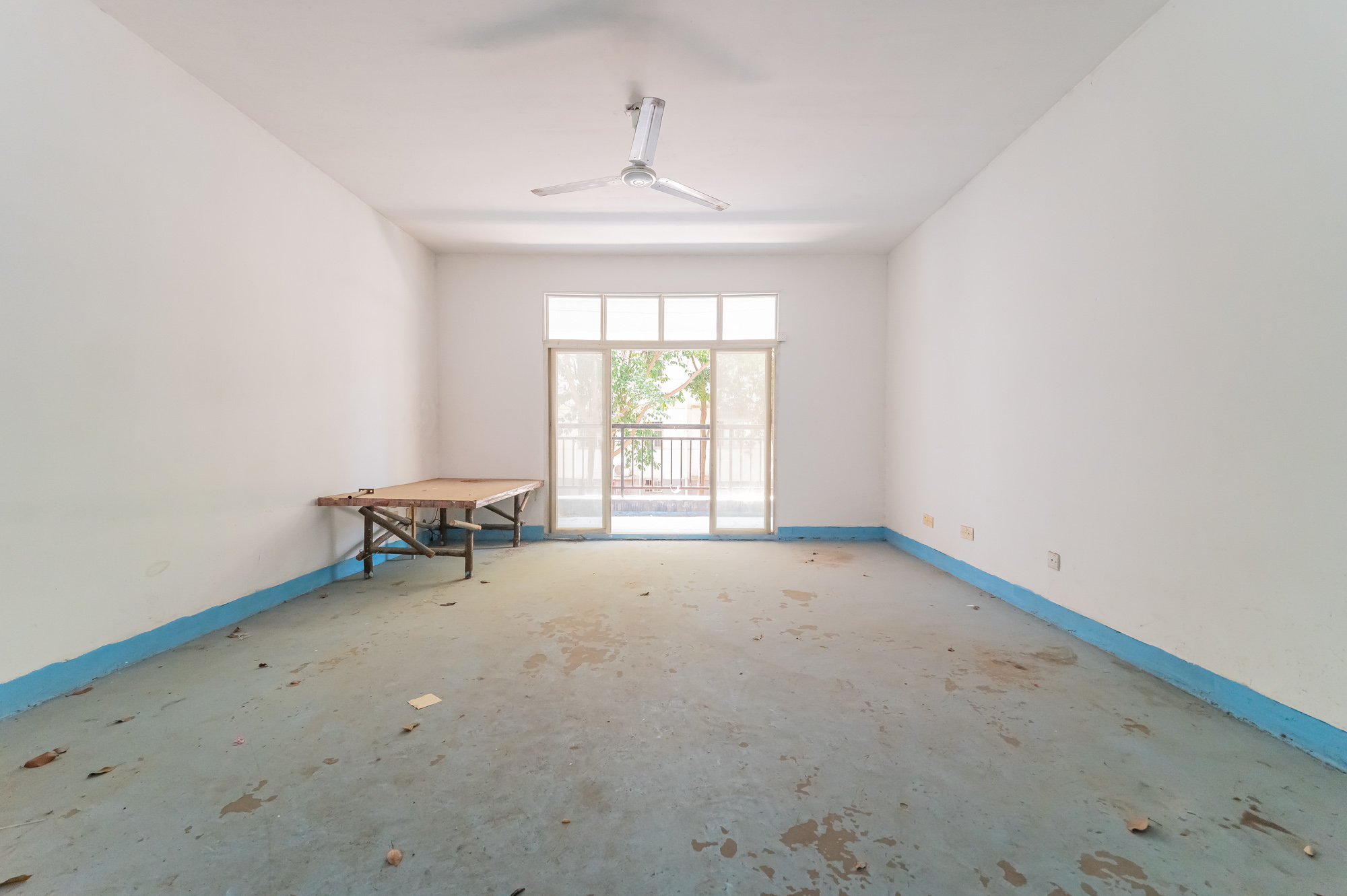 金岸教师公寓 4室2厅2卫 82.00万 金岸教师公寓 4室2厅2卫 82.00万客厅