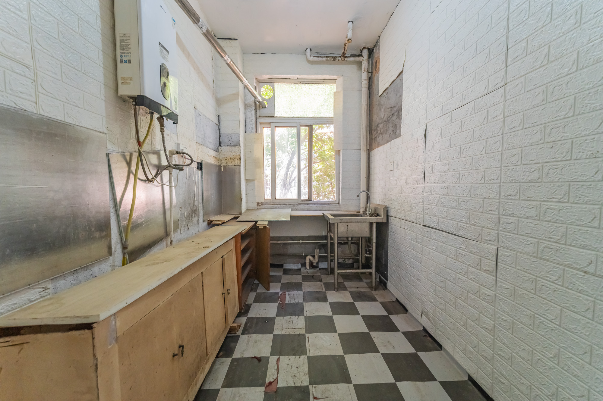 金岸教师公寓 4室2厅2卫 82.00万 金岸教师公寓 4室2厅2卫 82.00万厨房