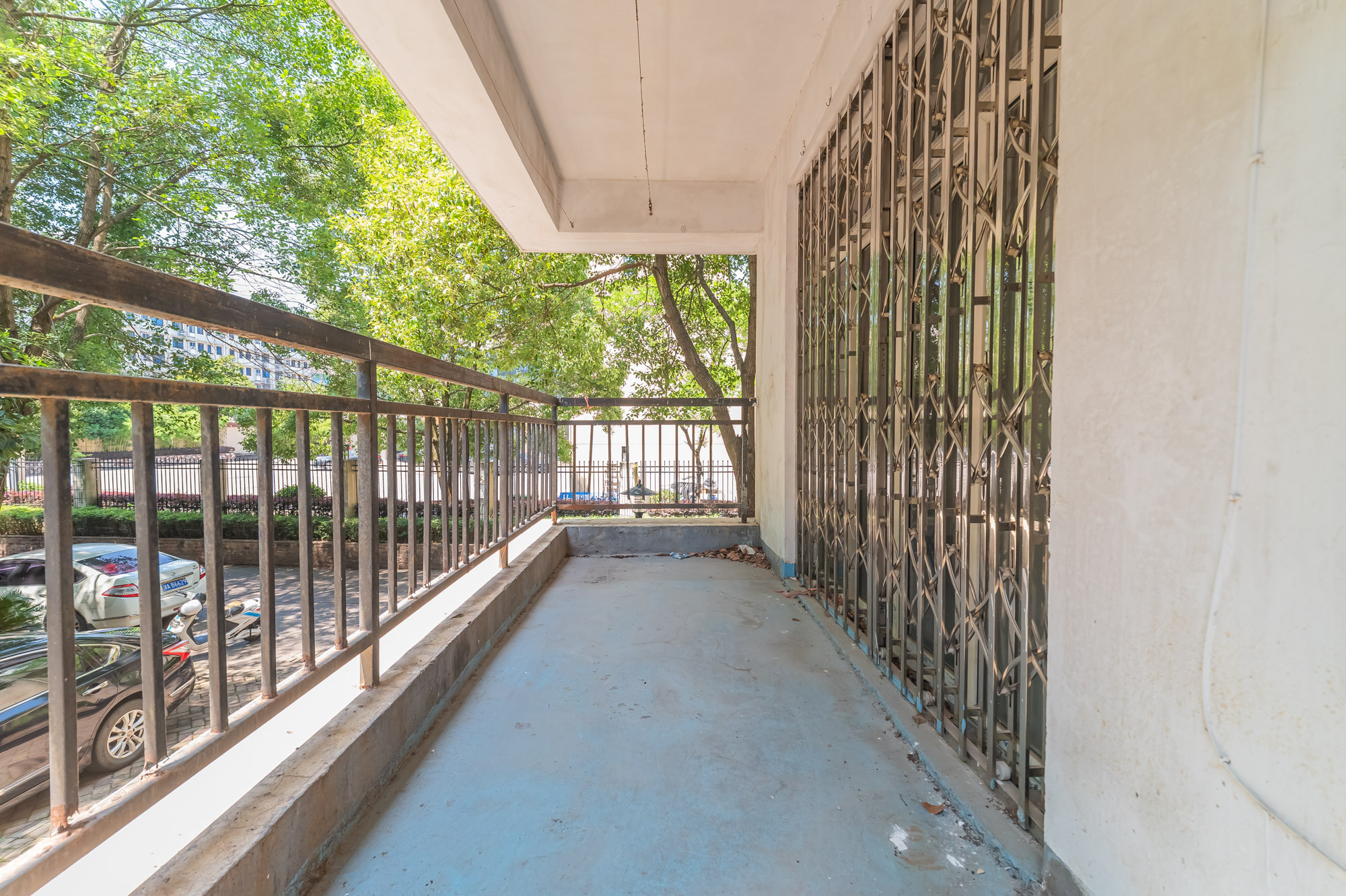 金岸教师公寓 4室2厅2卫 82.00万 金岸教师公寓 4室2厅2卫 82.00万阳台