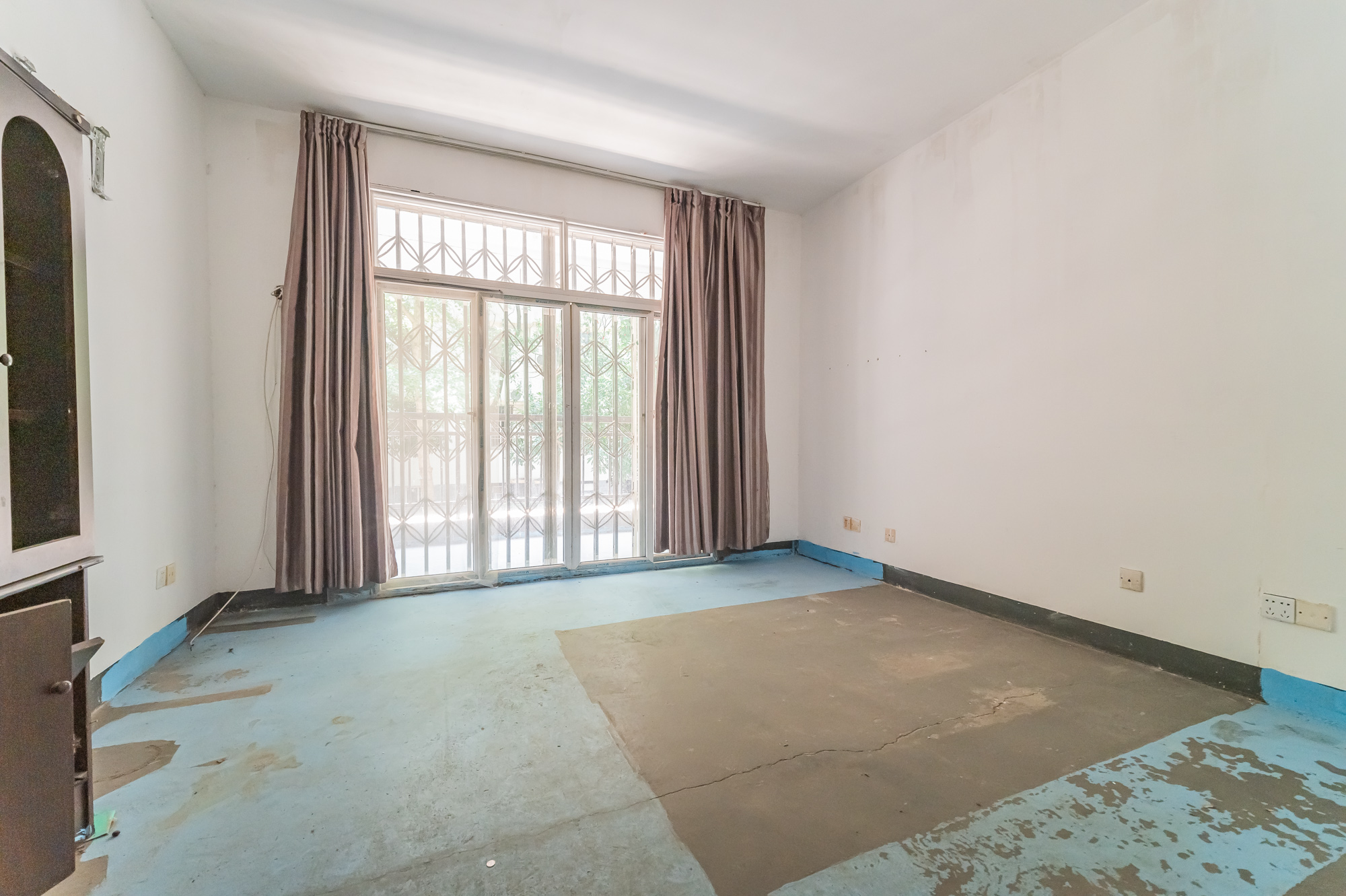 金岸教师公寓 4室2厅2卫 82.00万 金岸教师公寓 4室2厅2卫 82.00万卧室