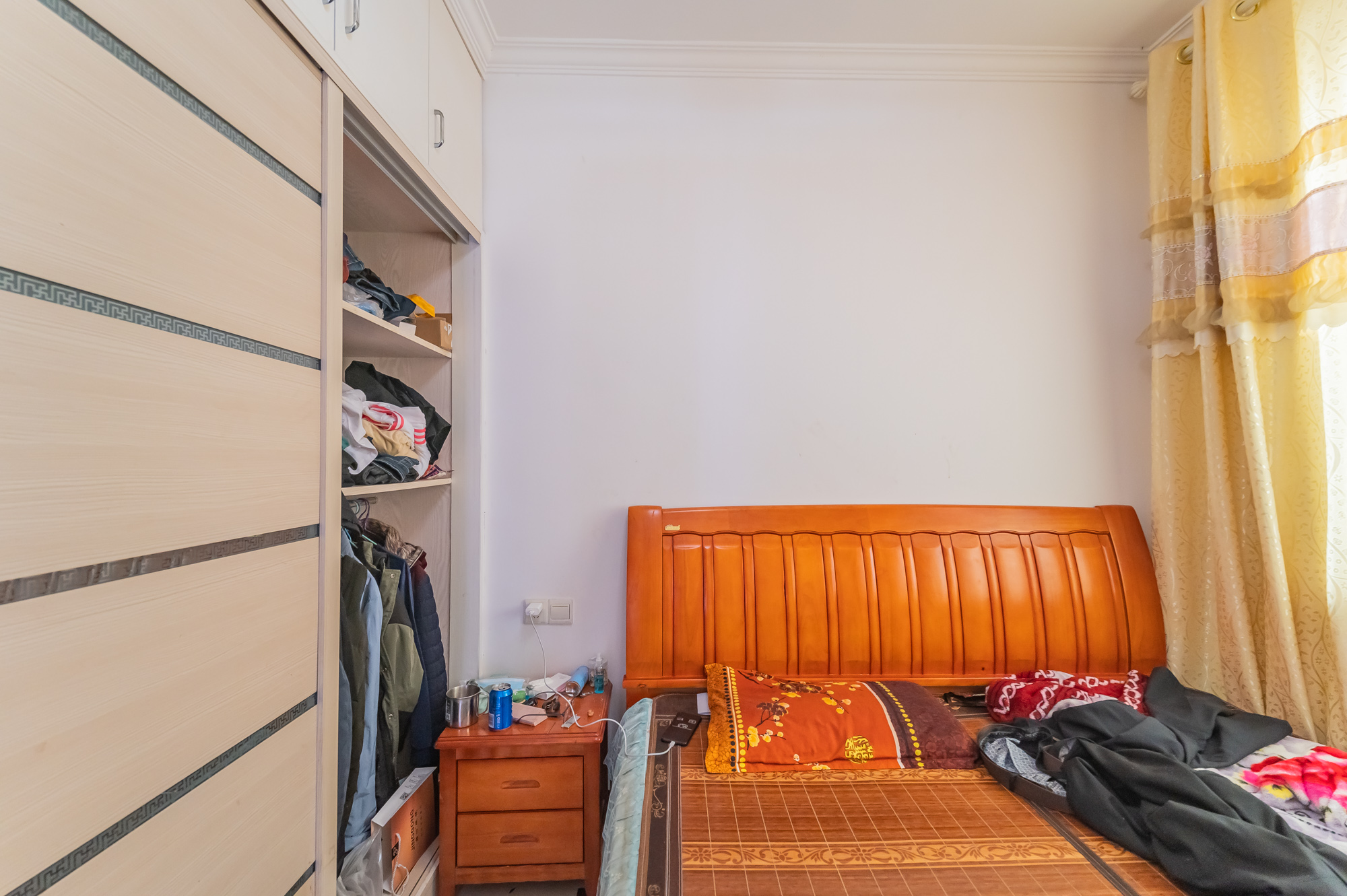 家和院  3室2厅1卫    76.2万卧室