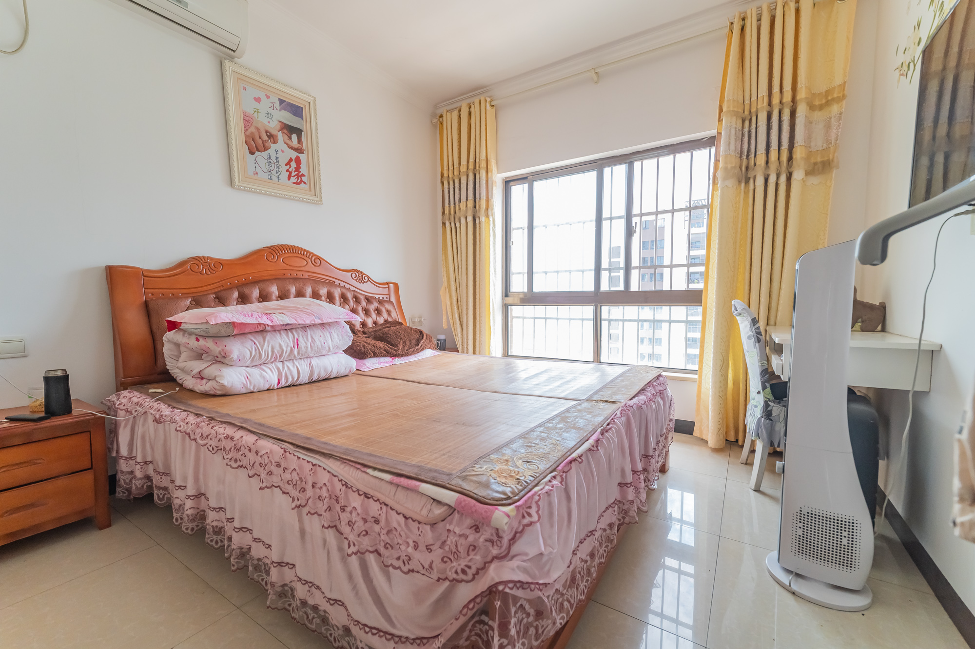 家和院  3室2厅1卫    76.2万卧室