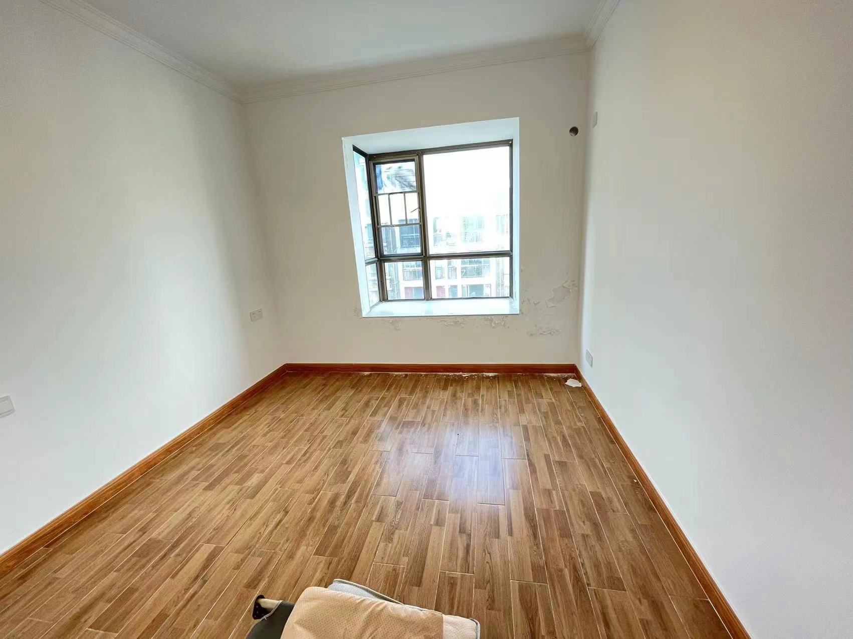 明峰银座  3室2厅2卫    59.8万 明峰银座  3室2厅2卫    59.8万室内图