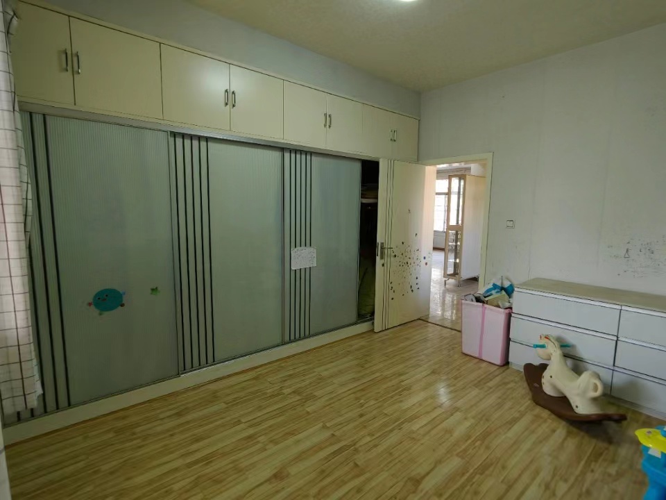 卫生局家属楼  3室1厅1卫   75.00万室内图