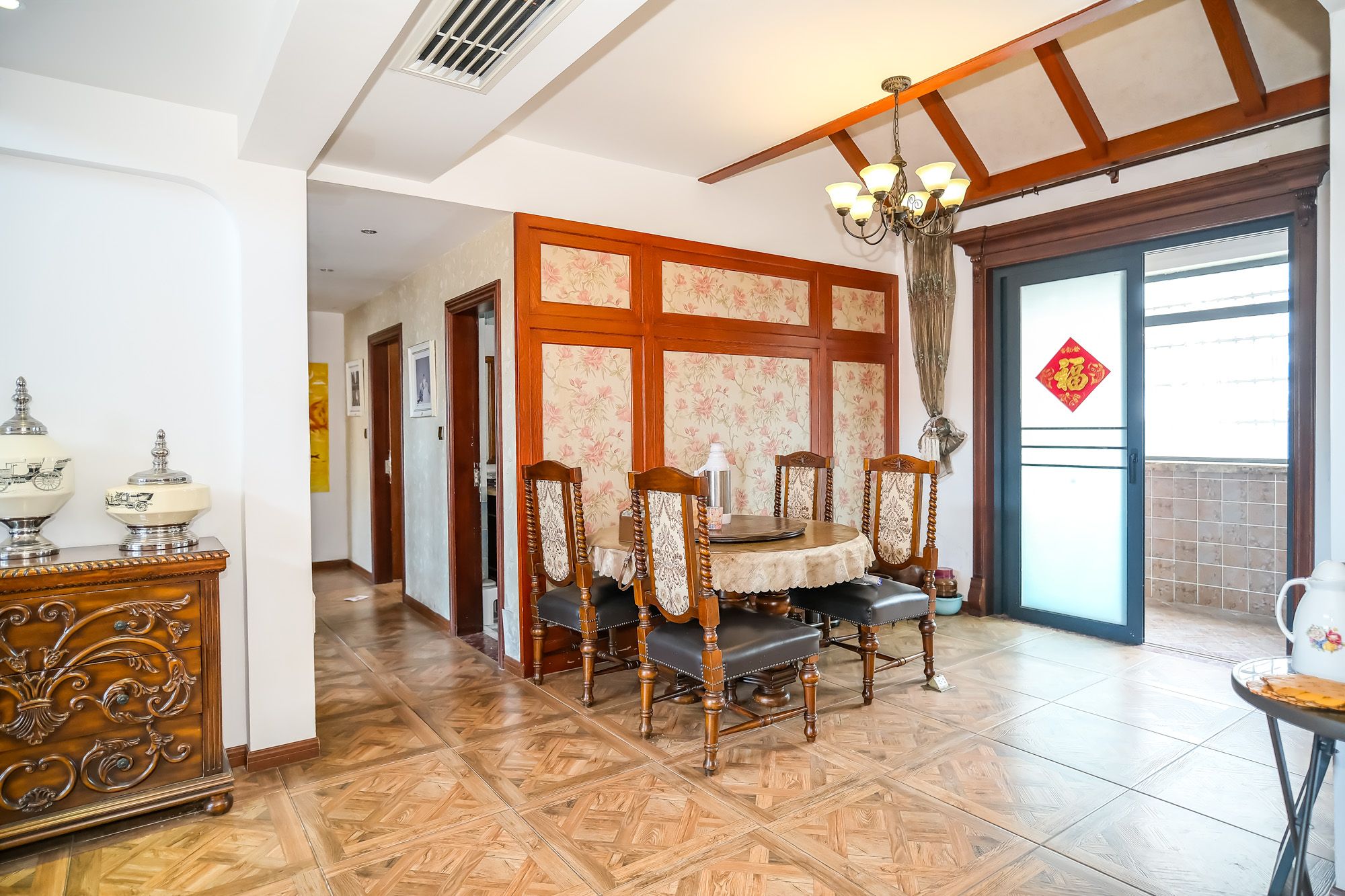 山水湾  3室2厅1卫    100.0万 山水湾  3室2厅1卫    100.0万客厅