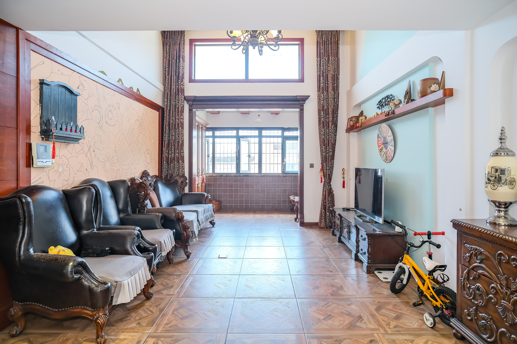 山水湾  3室2厅1卫    100.0万 山水湾  3室2厅1卫    100.0万客厅