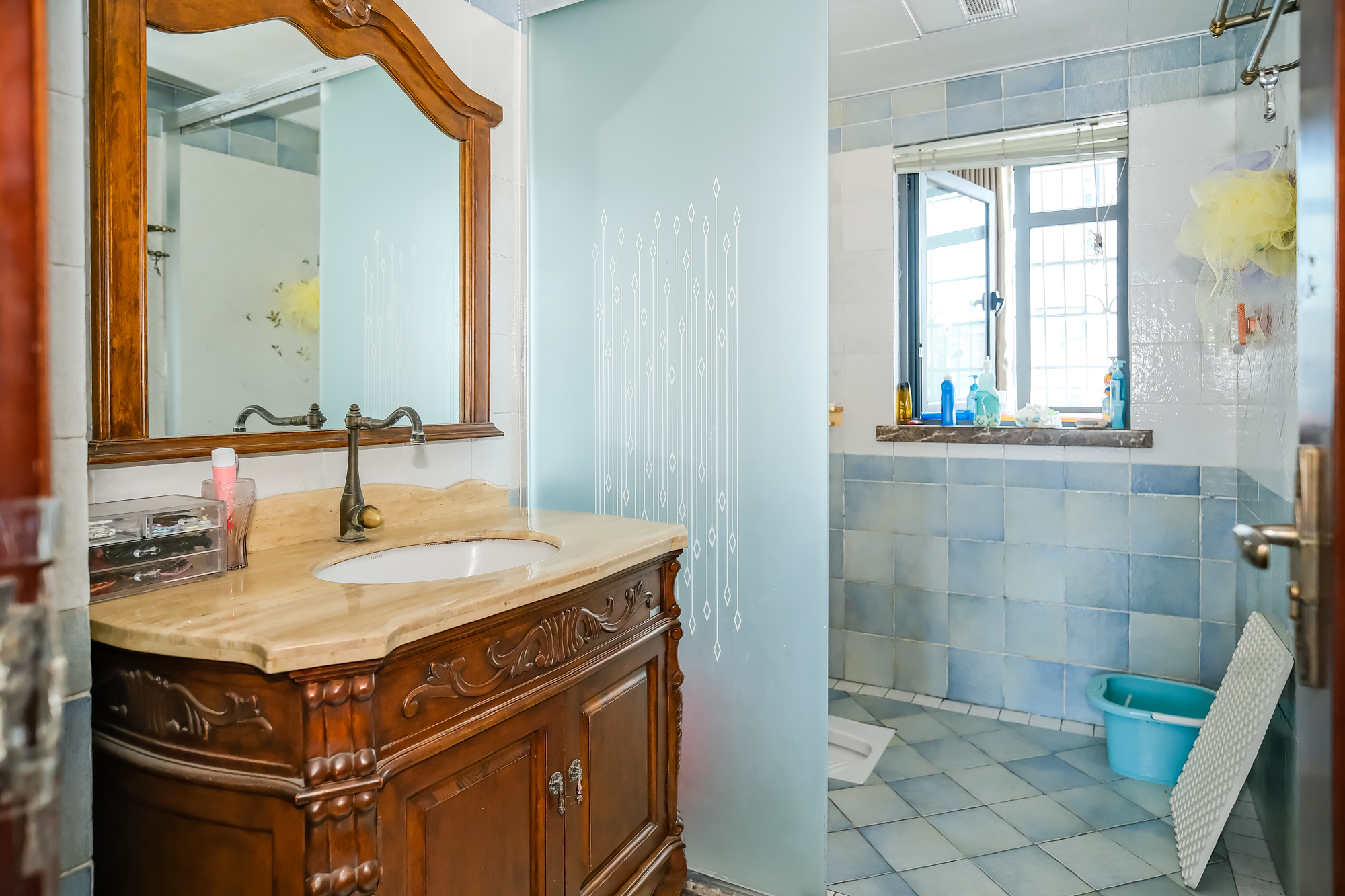 山水湾  3室2厅1卫    100.0万 山水湾  3室2厅1卫    100.0万卫生间