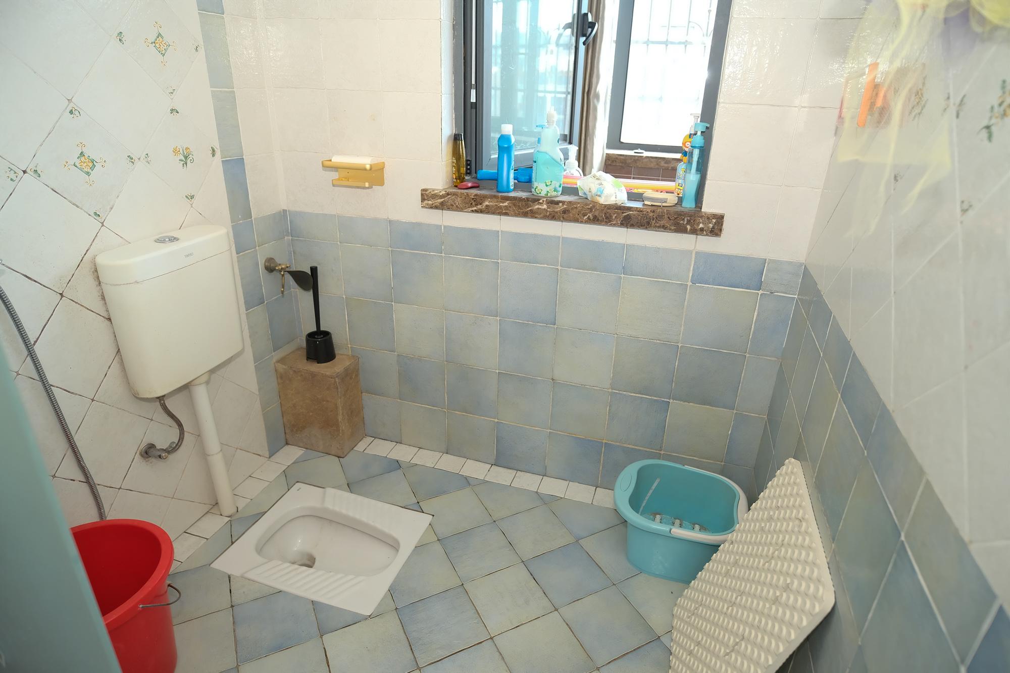 山水湾  3室2厅1卫    100.0万 山水湾  3室2厅1卫    100.0万卫生间