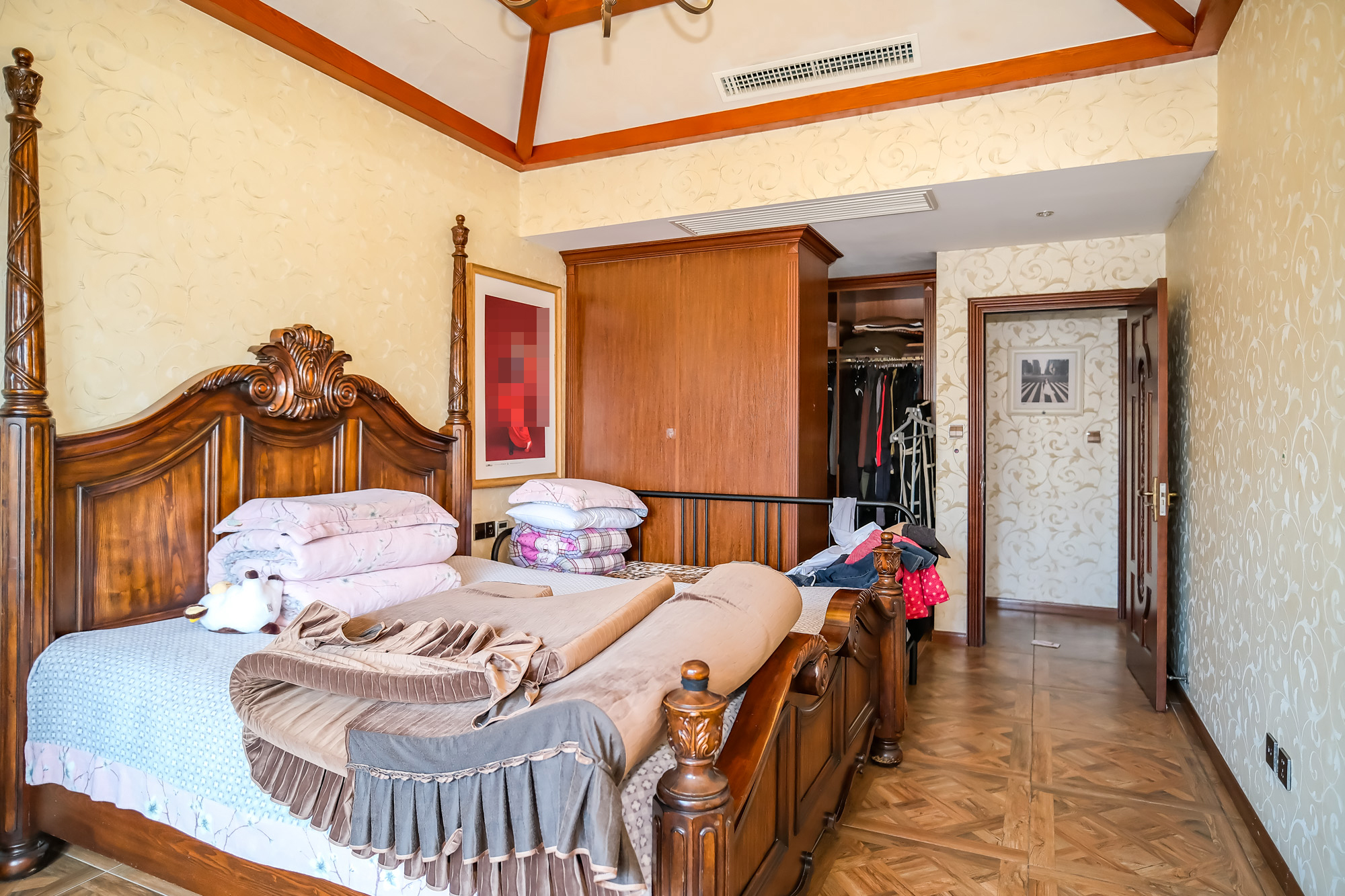 山水湾  3室2厅1卫    100.0万 山水湾  3室2厅1卫    100.0万卧室