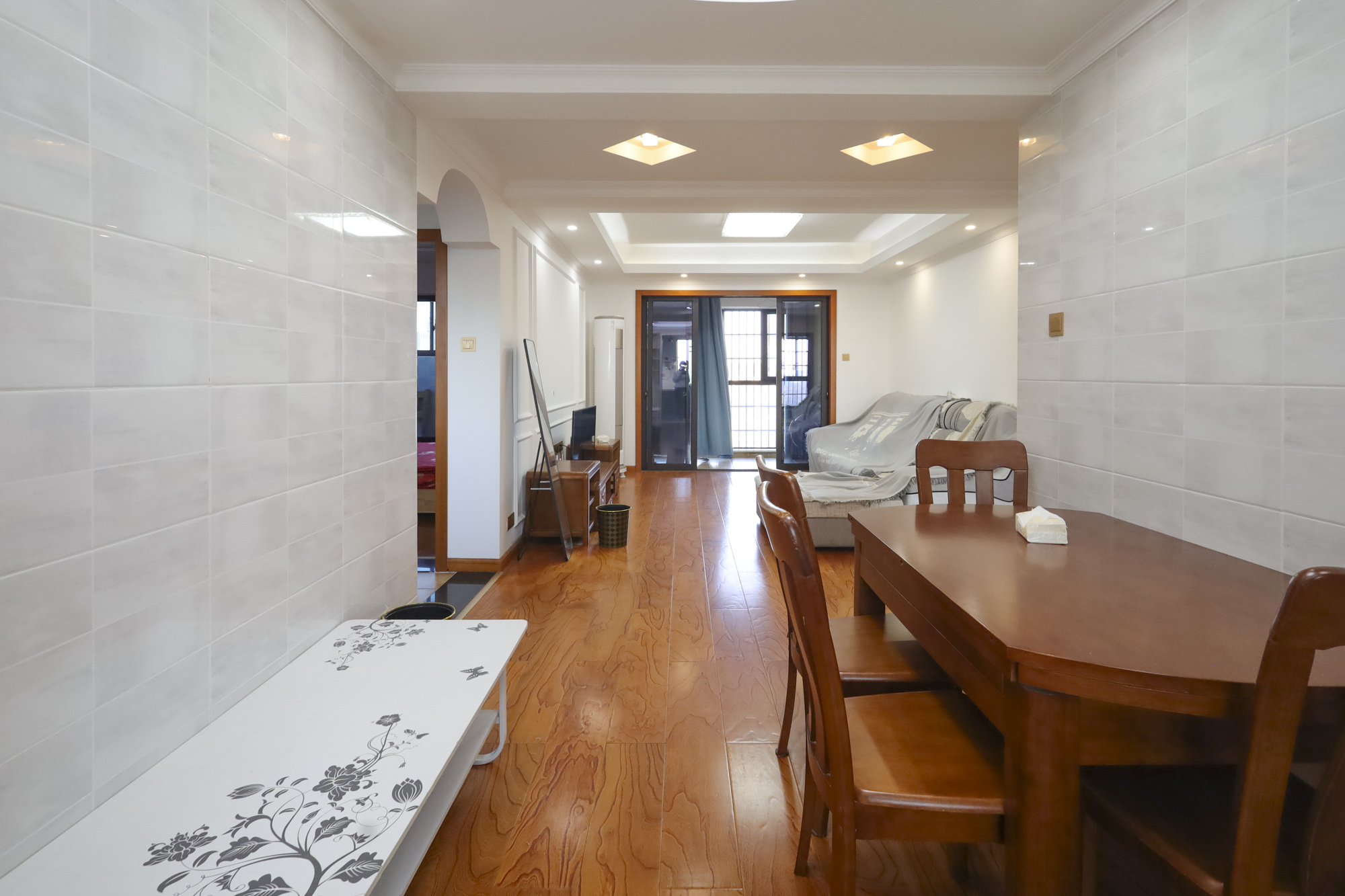 光明E城  2室2厅1卫    90.8万客厅