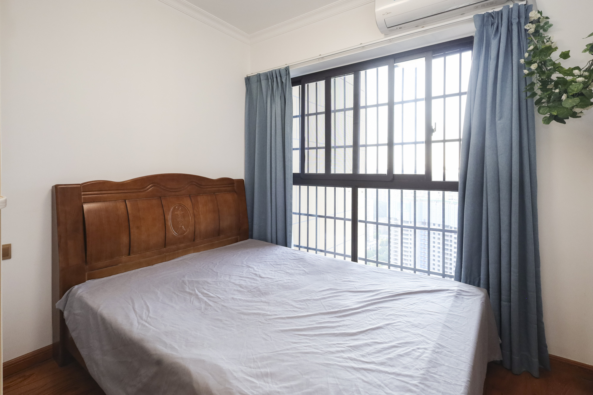 光明E城  2室2厅1卫    90.8万卧室