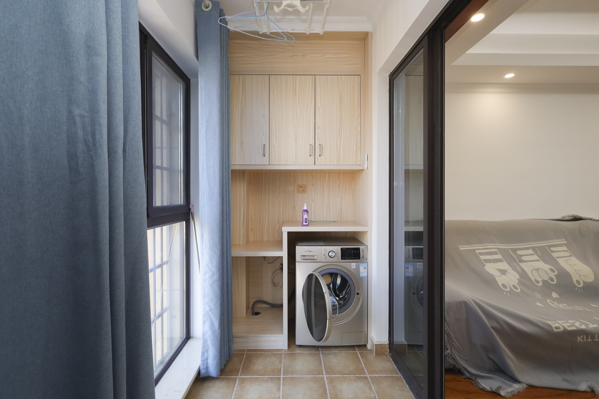 光明E城  2室2厅1卫    90.8万阳台