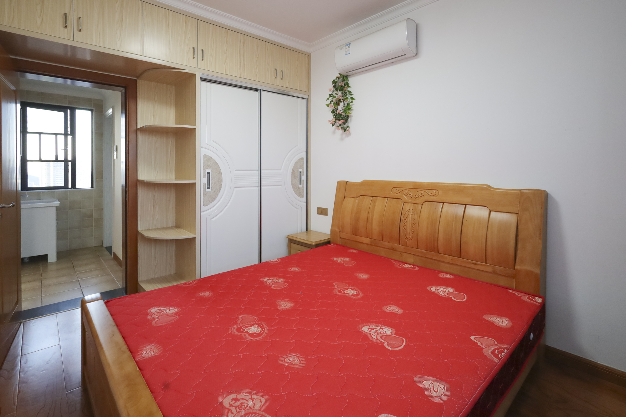 光明E城  2室2厅1卫    90.8万卧室