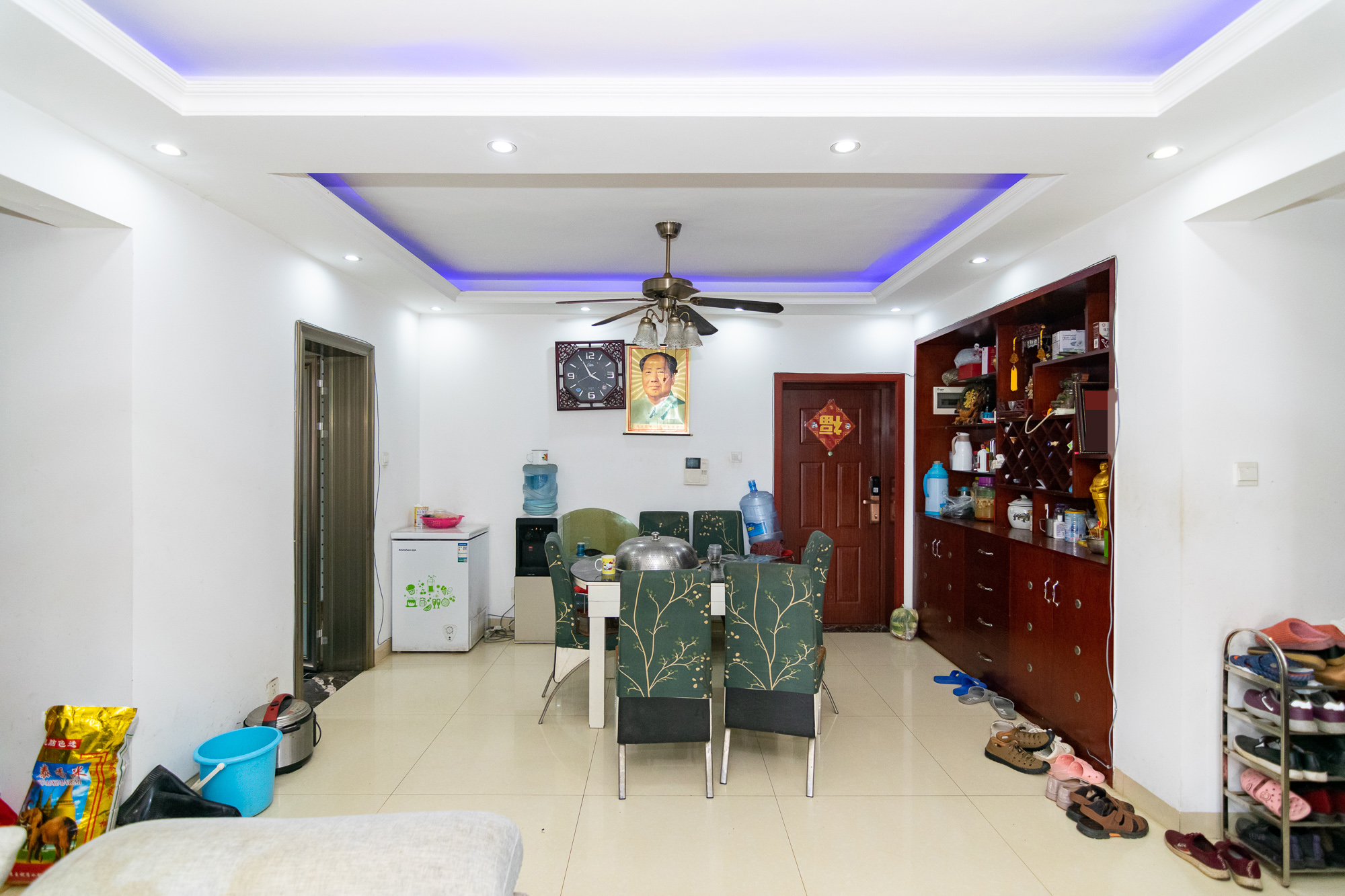 新城国际花都 4室2厅2卫 120.0万 新城国际花都 4室2厅2卫 120.0万客厅