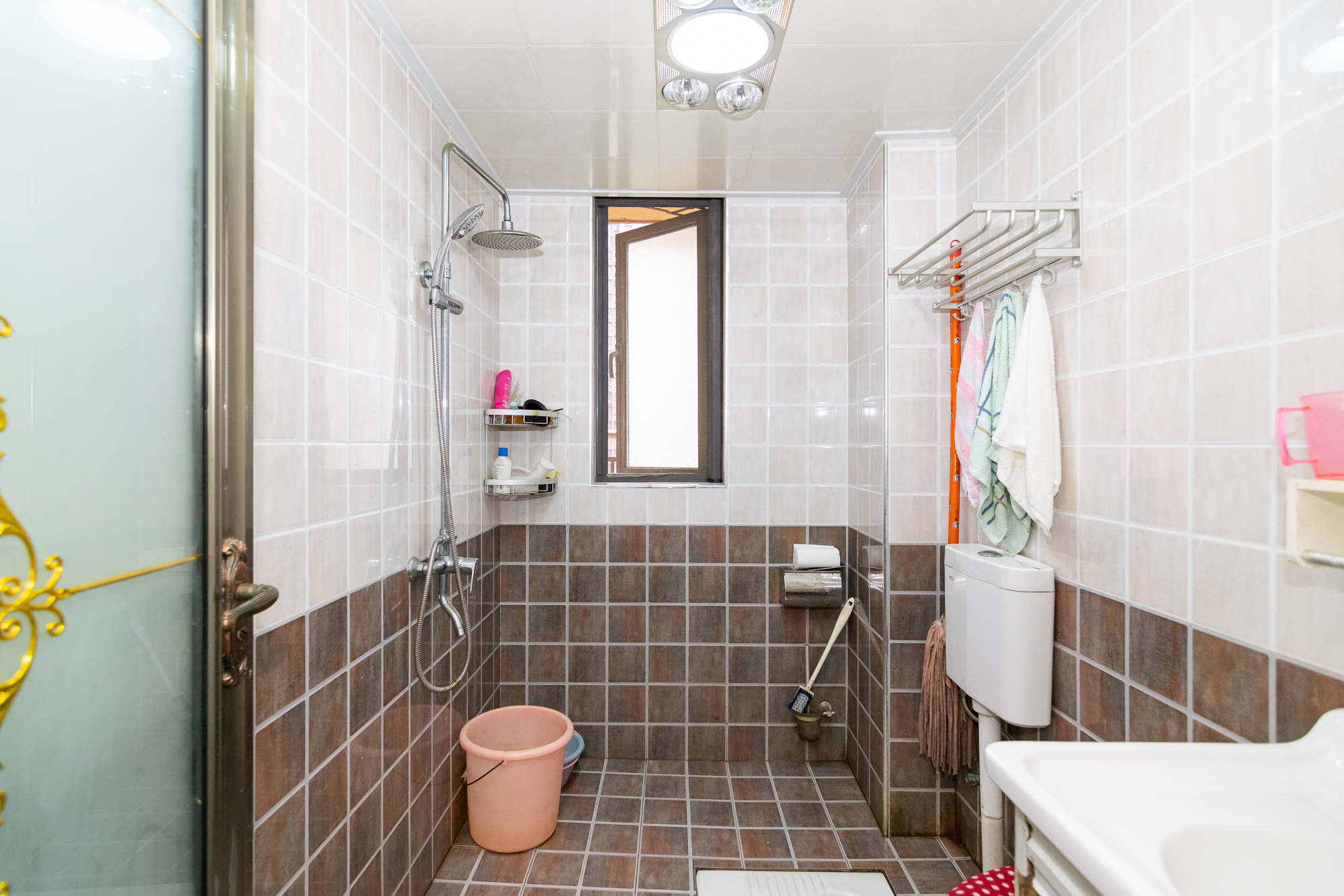 新城国际花都 4室2厅2卫 120.0万 新城国际花都 4室2厅2卫 120.0万卫生间