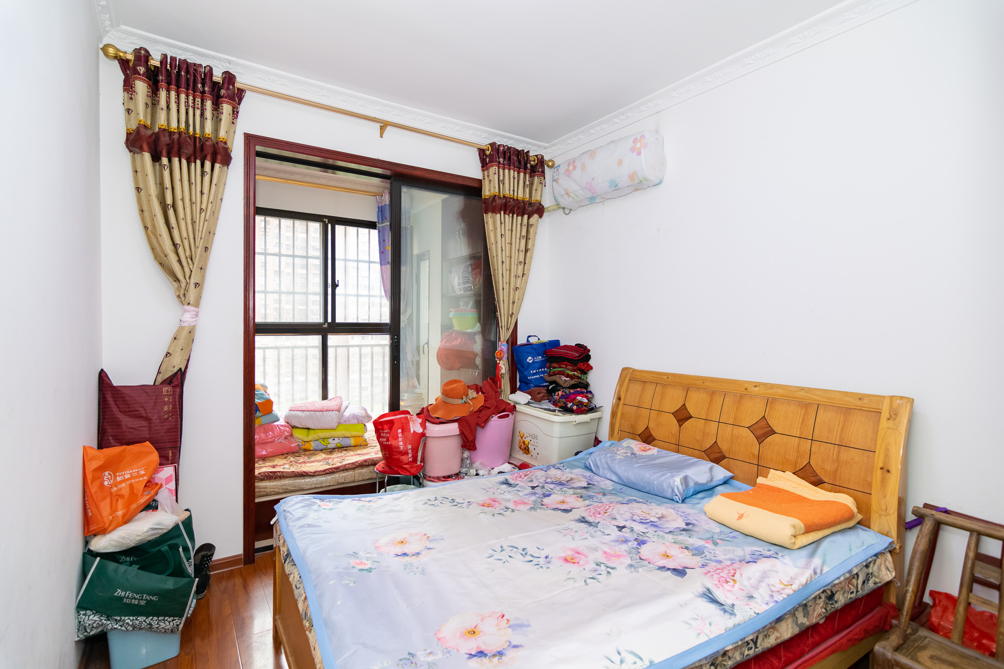 新城国际花都 4室2厅2卫 120.0万 新城国际花都 4室2厅2卫 120.0万卧室