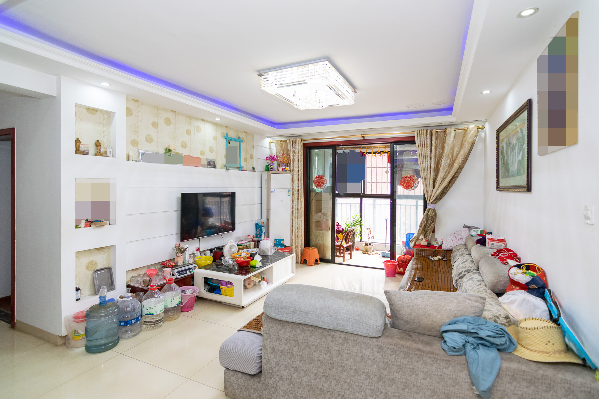 新城国际花都 4室2厅2卫 120.0万 新城国际花都 4室2厅2卫 120.0万客厅