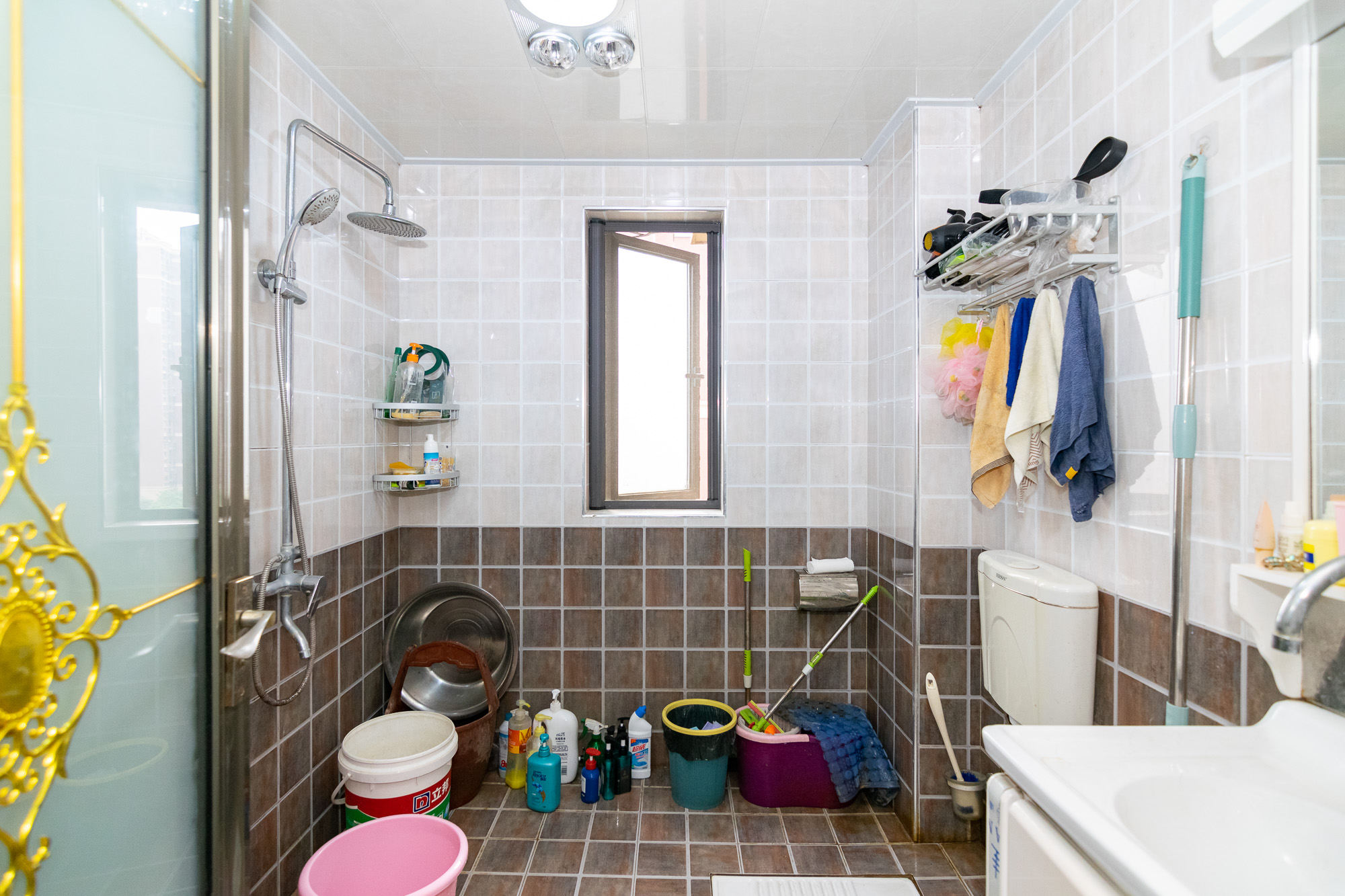 新城国际花都 4室2厅2卫 120.0万 新城国际花都 4室2厅2卫 120.0万卫生间