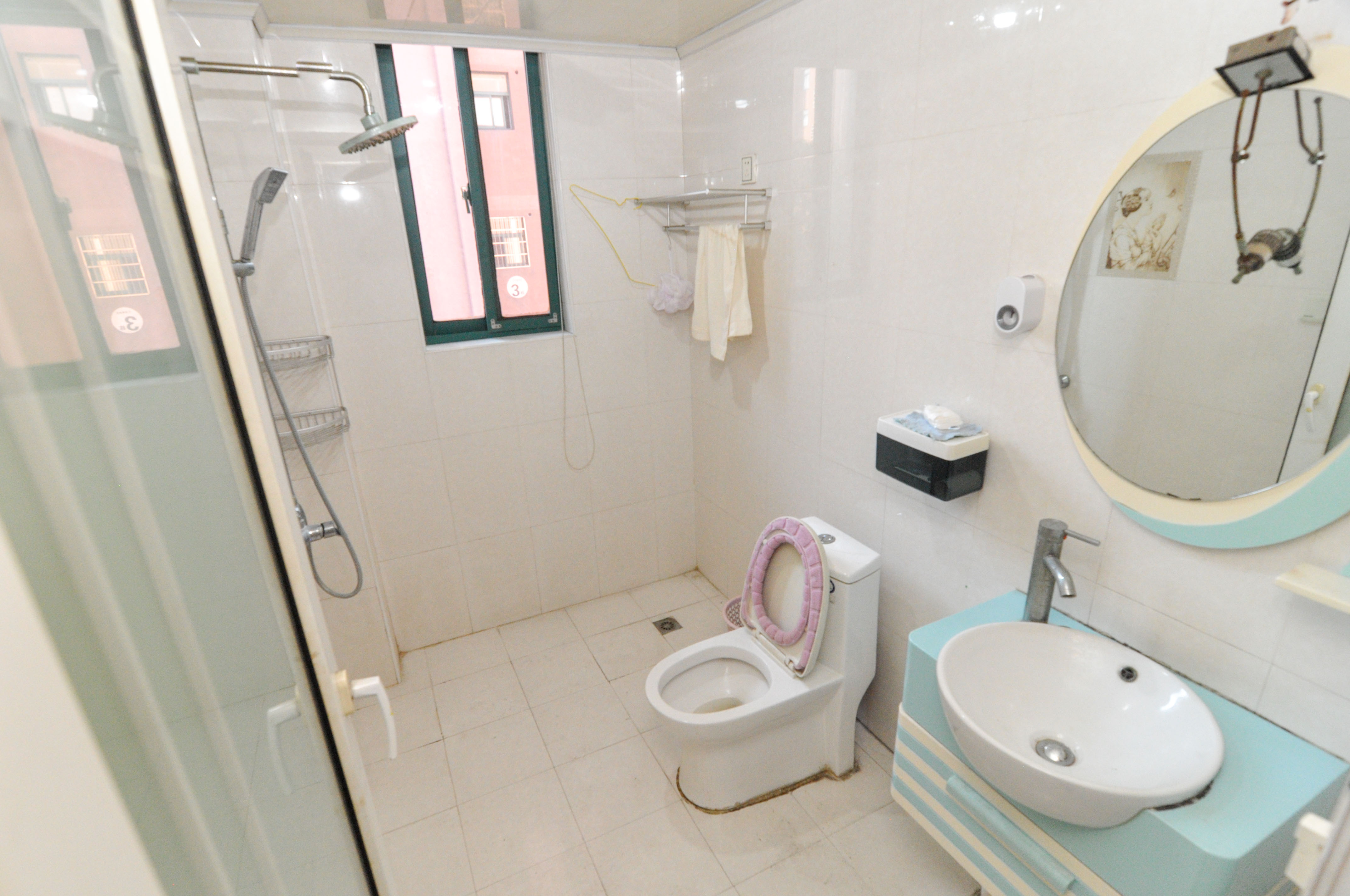 城西公寓（西城门第）  3室2厅2卫    118.0万卫生间