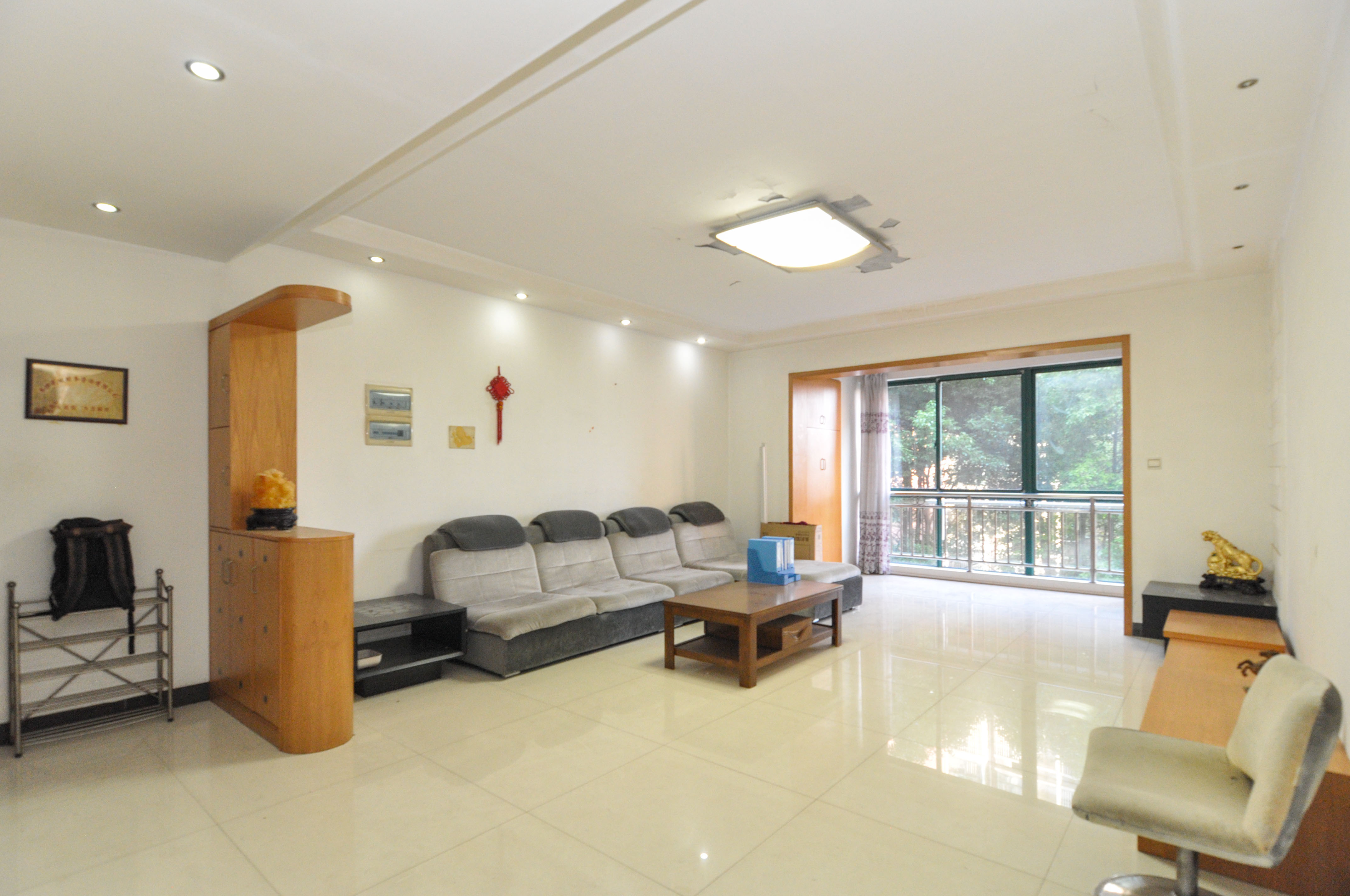 城西公寓（西城门第）  3室2厅2卫    118.0万客厅