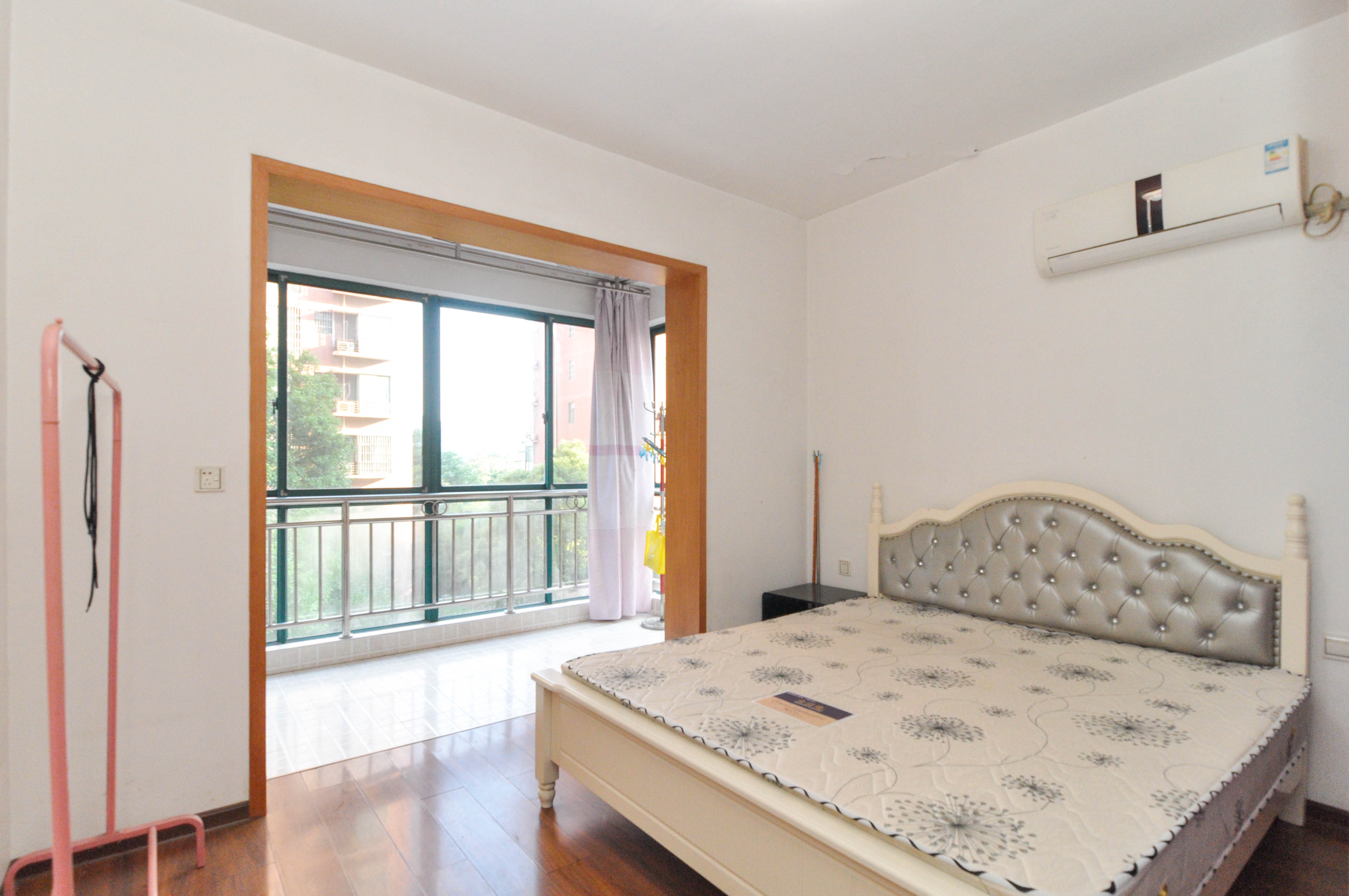 城西公寓（西城门第）  3室2厅2卫    118.0万卧室