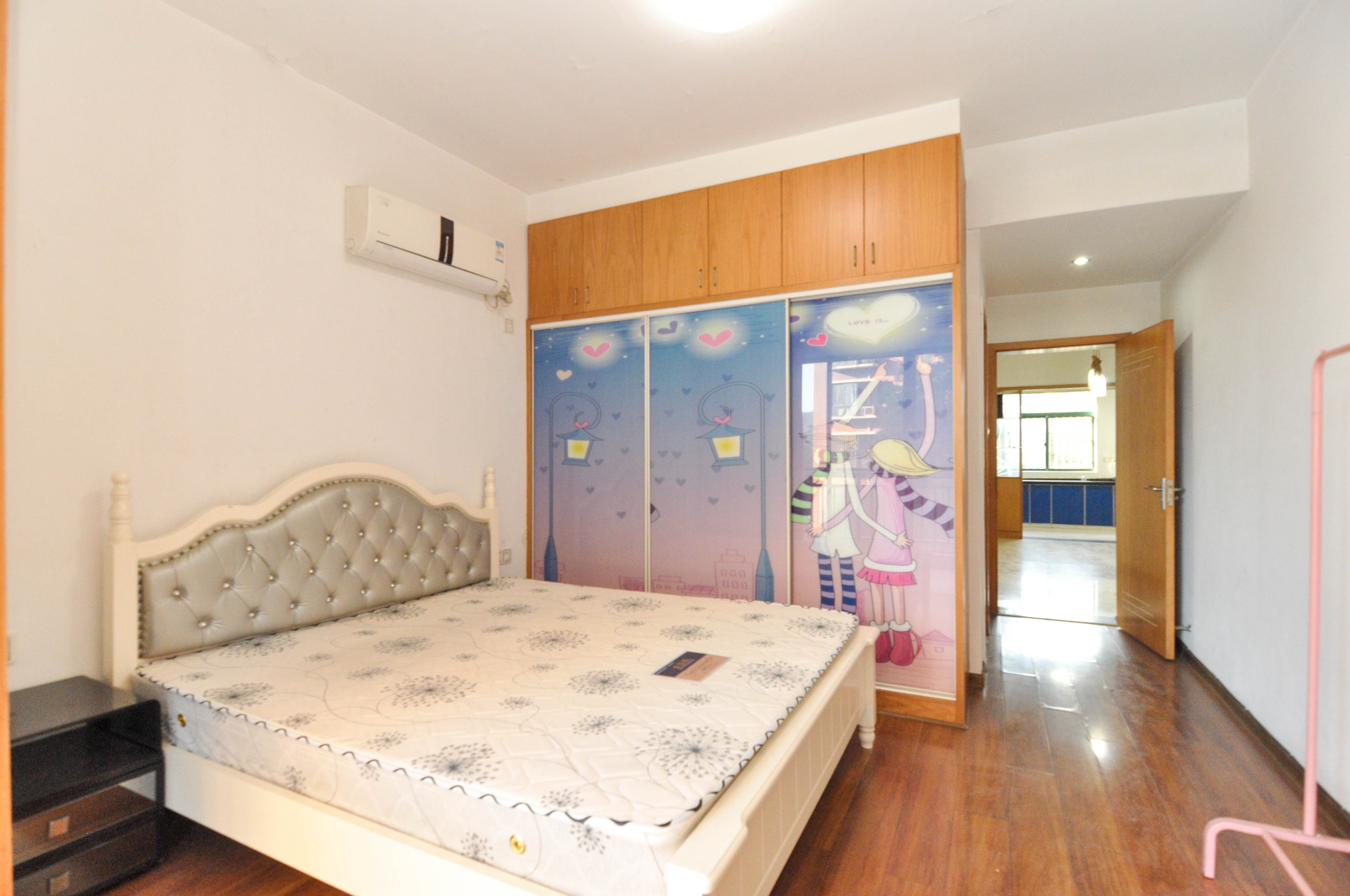 城西公寓（西城门第）  3室2厅2卫    118.0万卧室