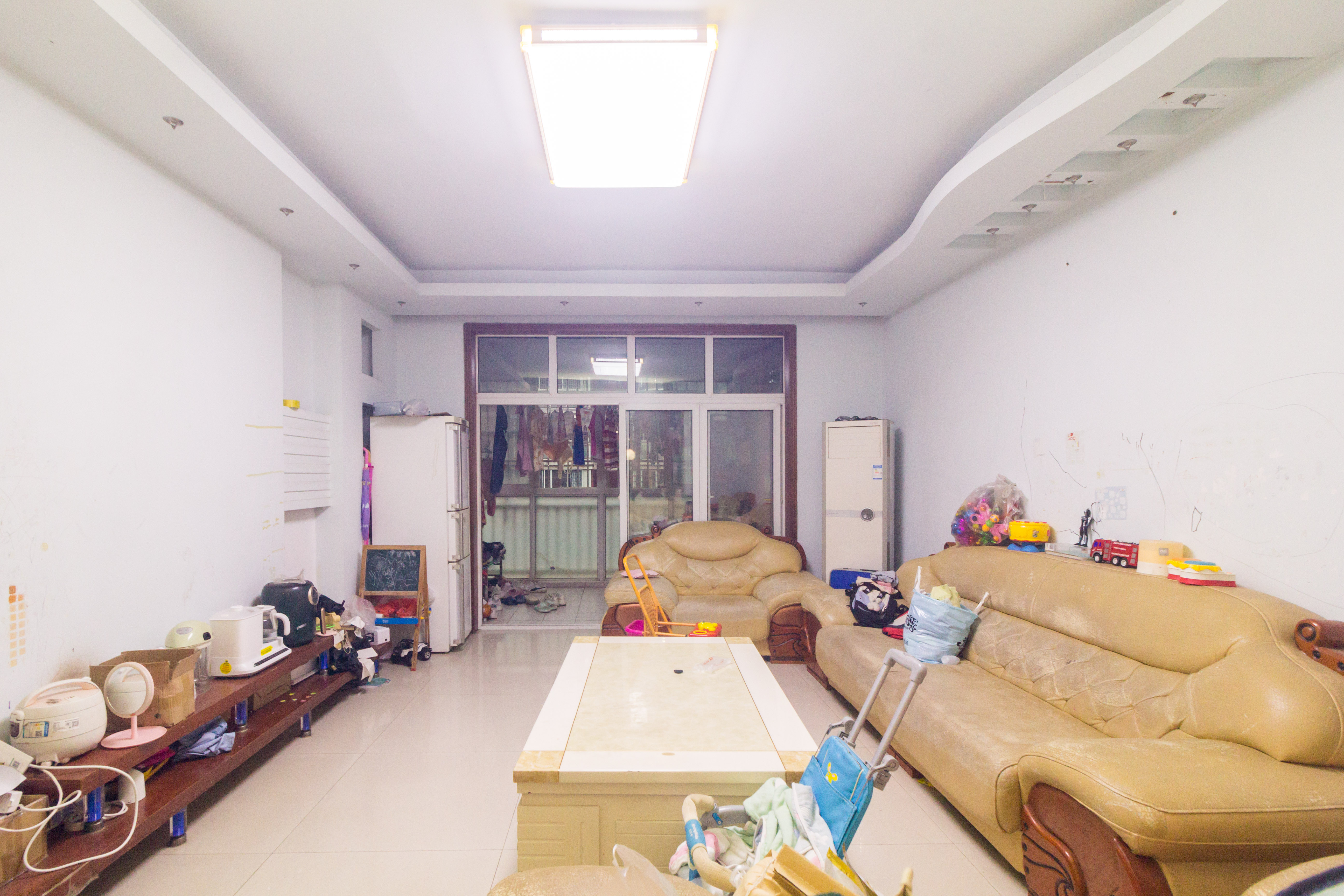 星城国际 3室2厅2卫 55.0万 星城国际 3室2厅2卫 55.0万客厅