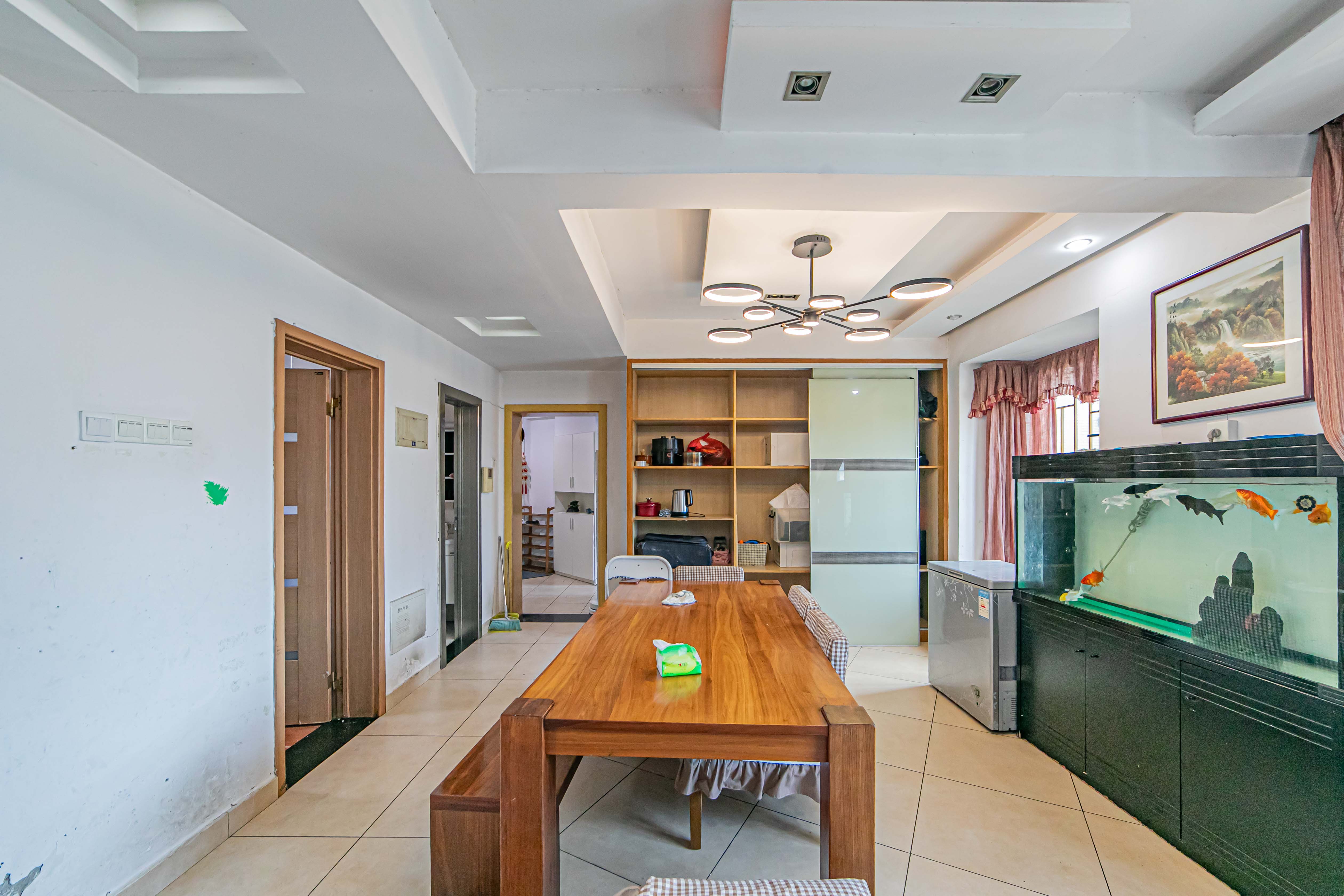 天健芙蓉盛世一期  4室2厅2卫    185.0万客厅