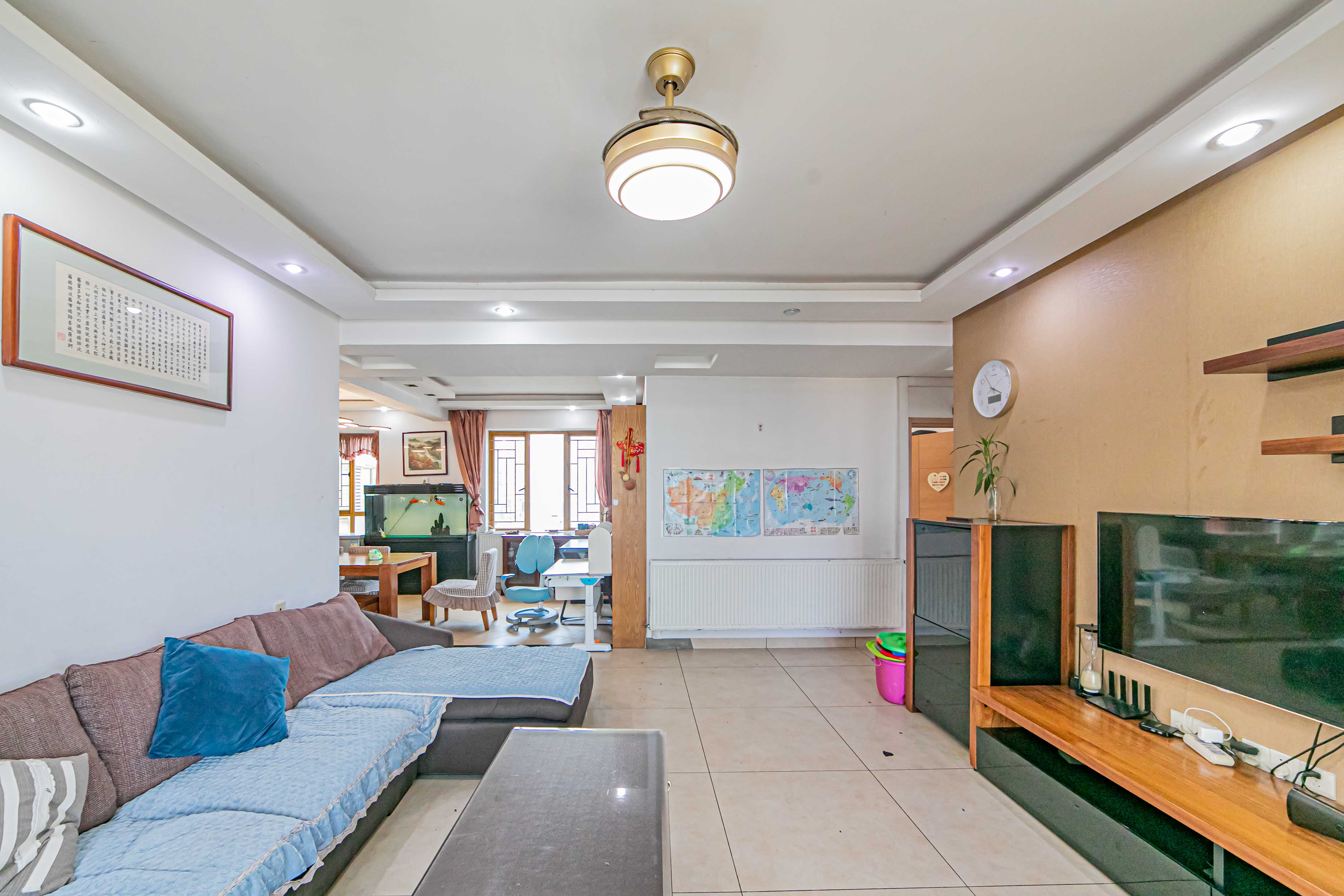 天健芙蓉盛世一期  4室2厅2卫    185.0万客厅