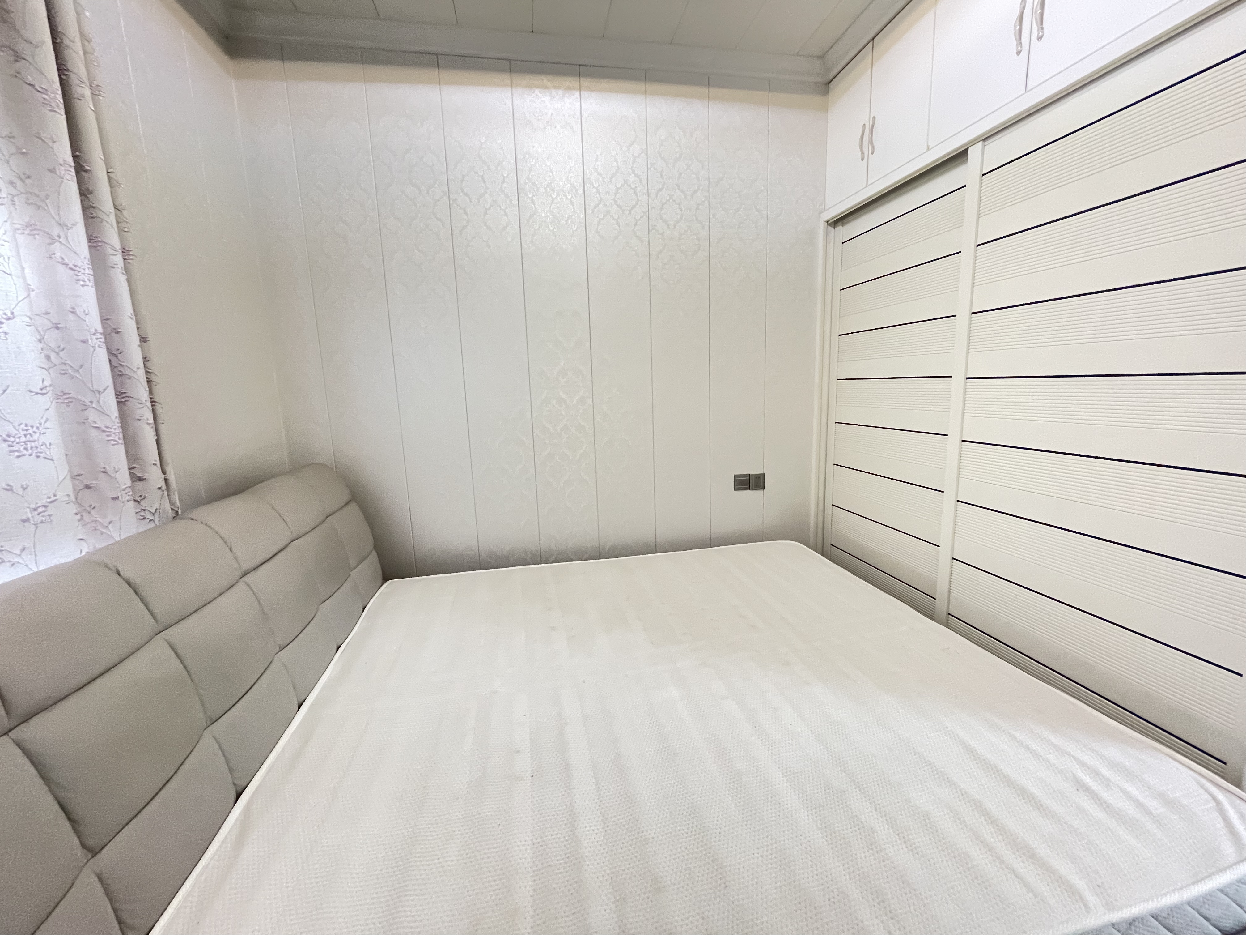 东成樽品首尔  2室2厅1卫   2400.00元/月室内图