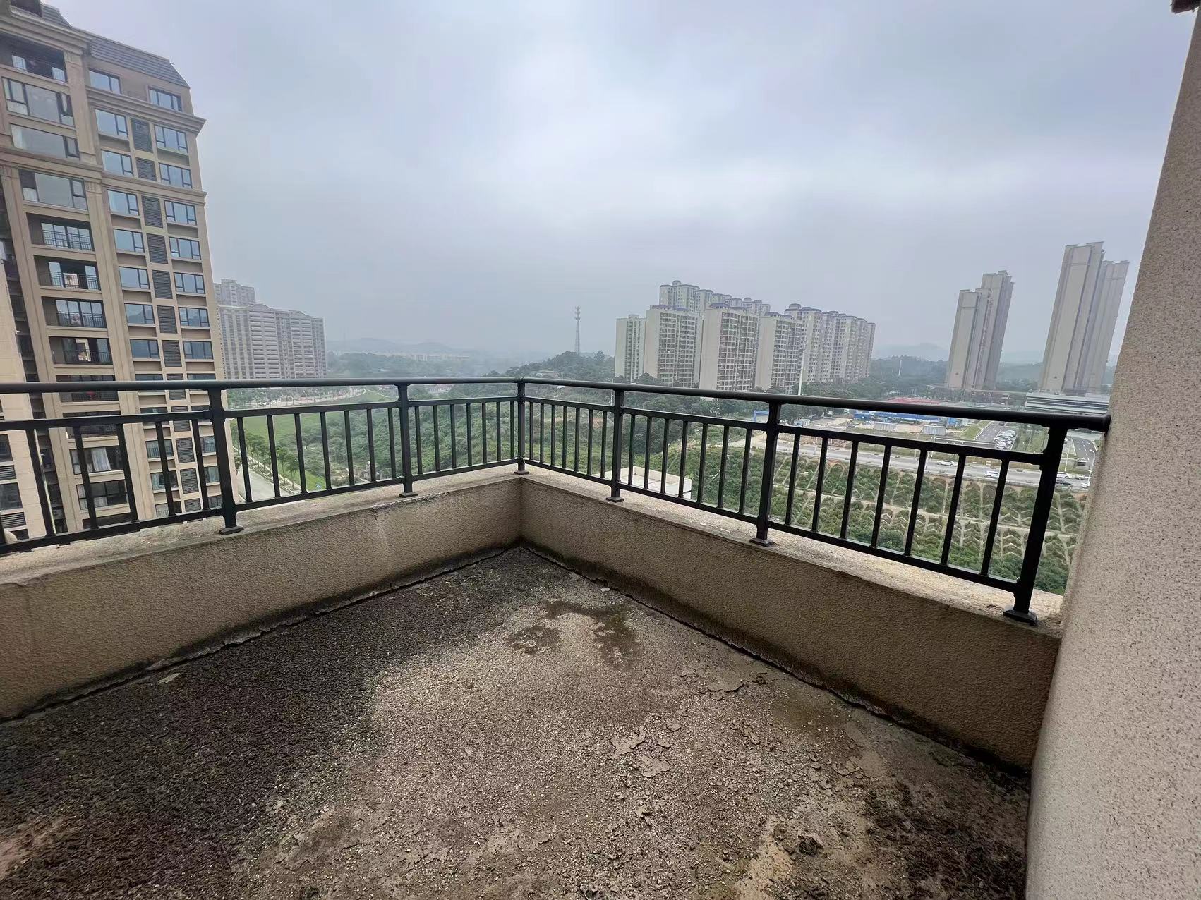 美的梧桐庄园  5室2厅2卫   116.00万室内图1