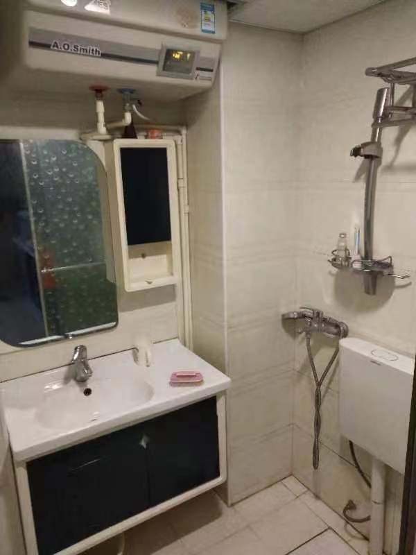 名仕华府  1室1厅1卫   1400.00元/月室内图