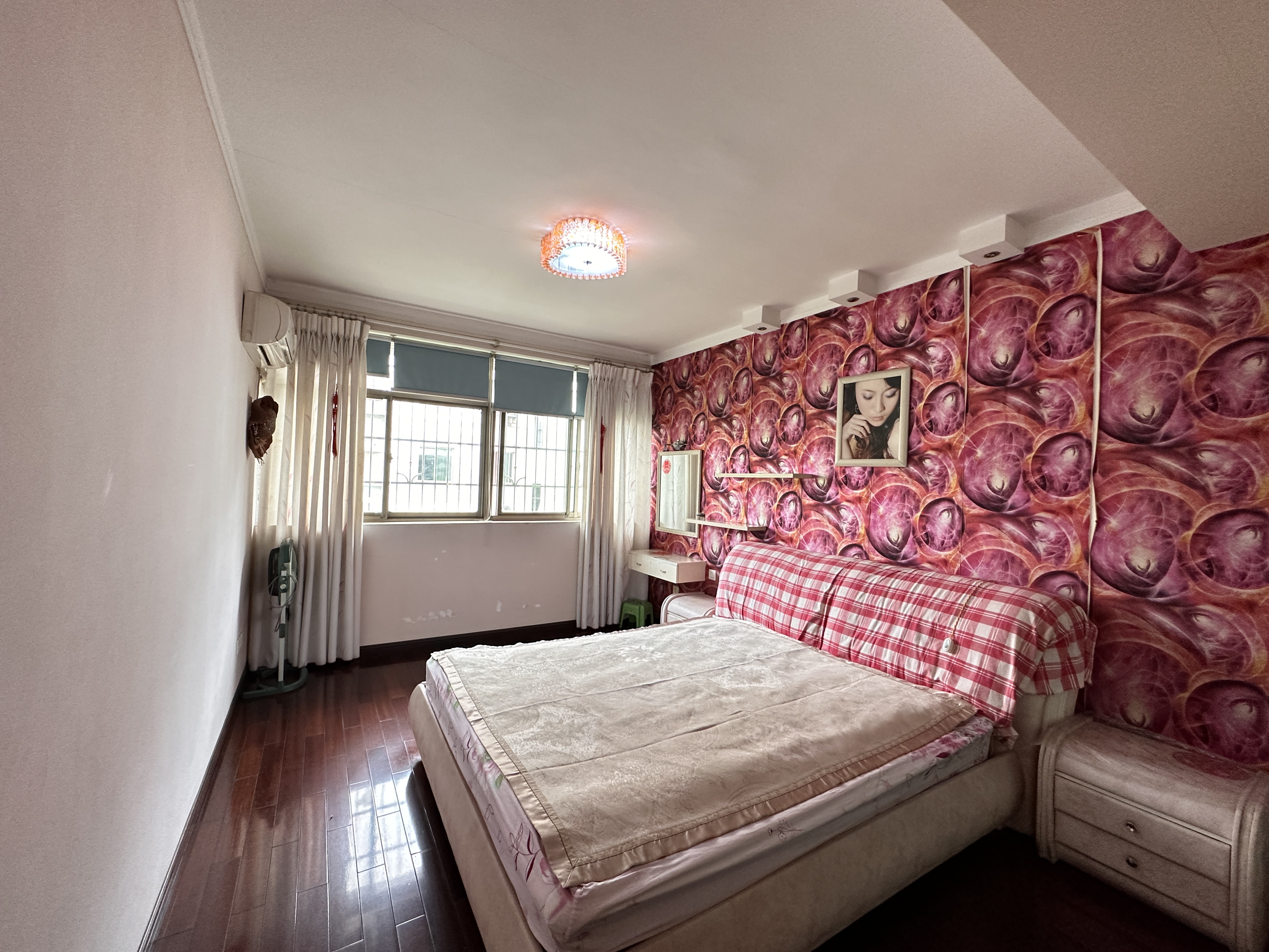 香草园  4室2厅1卫   55.00万 香草园  4室2厅1卫   55.00万室内图