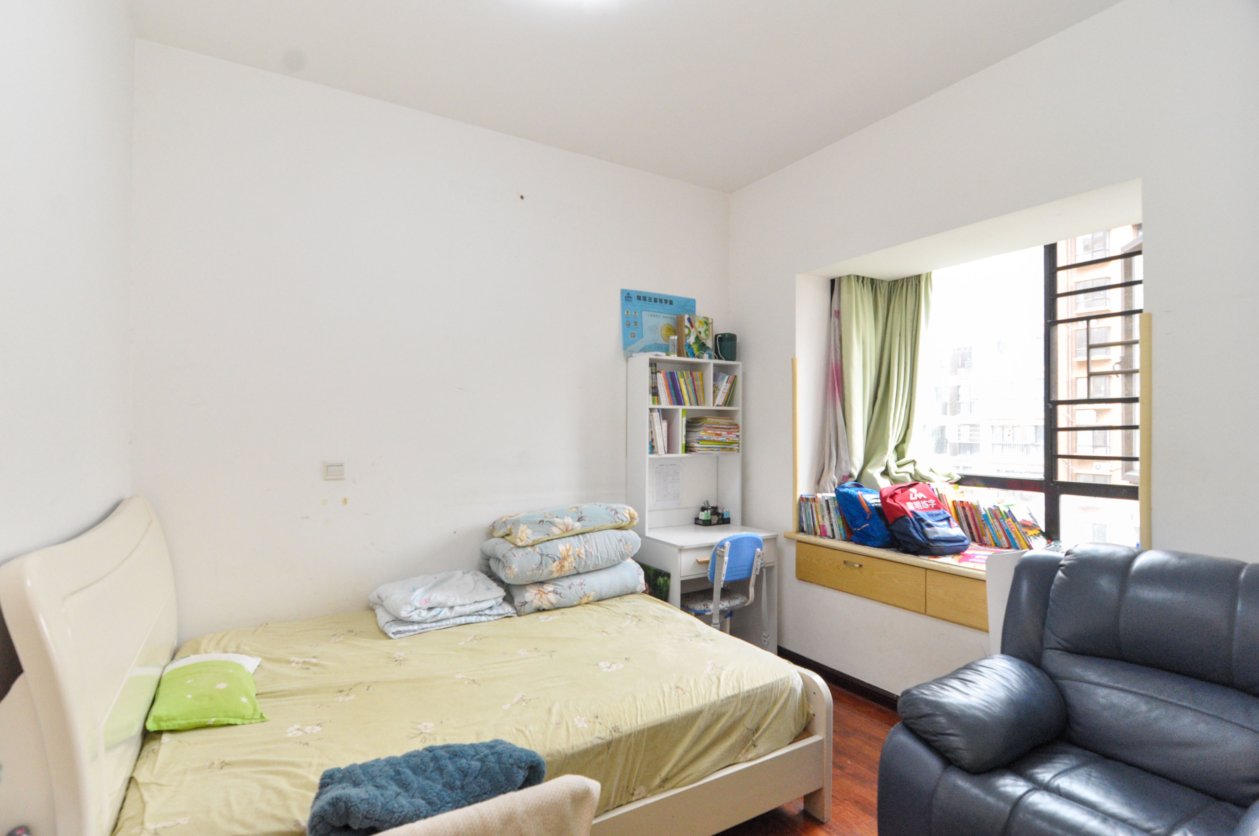 麓谷明珠  2室2厅1卫    76.8万卧室