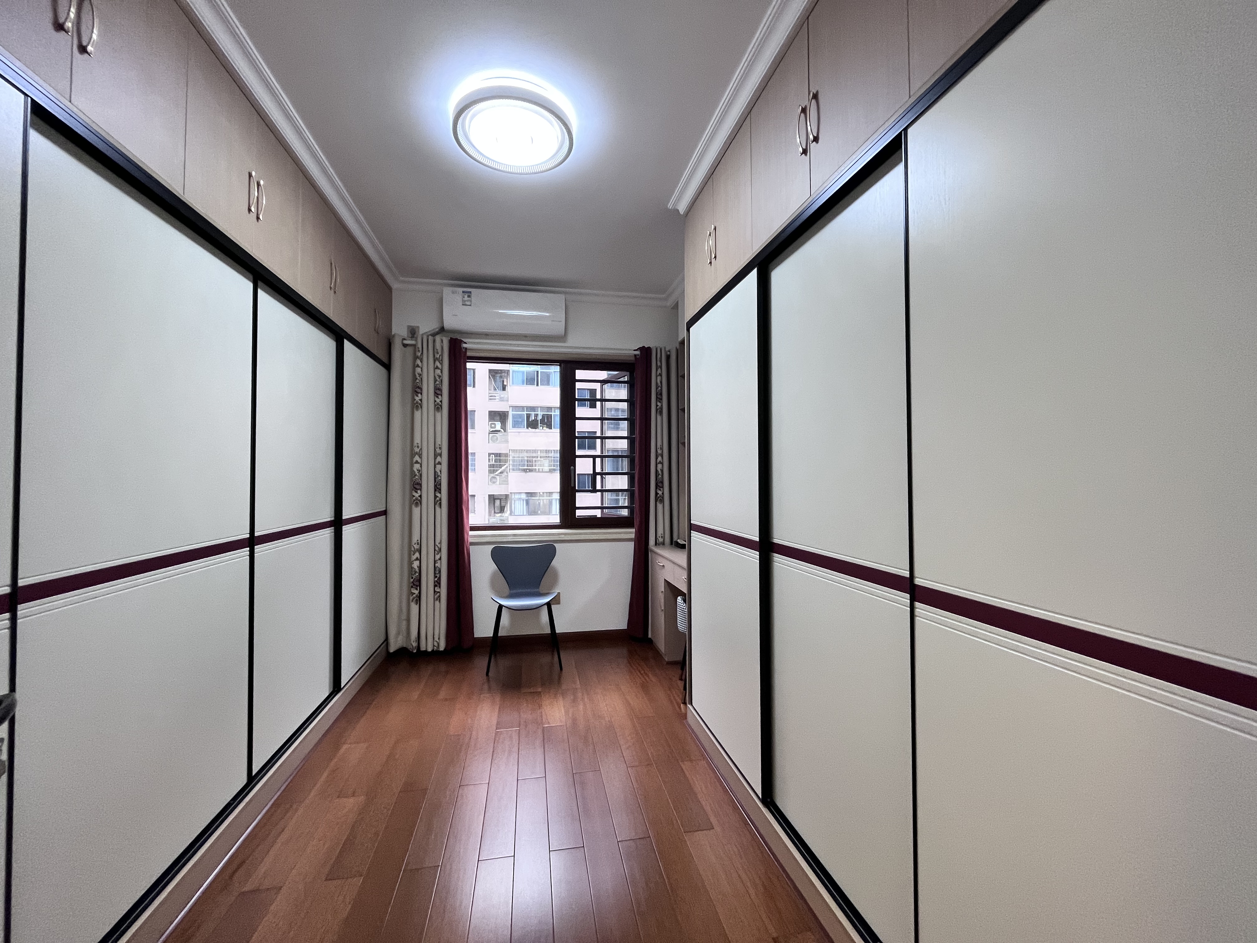 金质颐园  4室2厅2卫    120.0万 金质颐园  4室2厅2卫    120.0万室内图