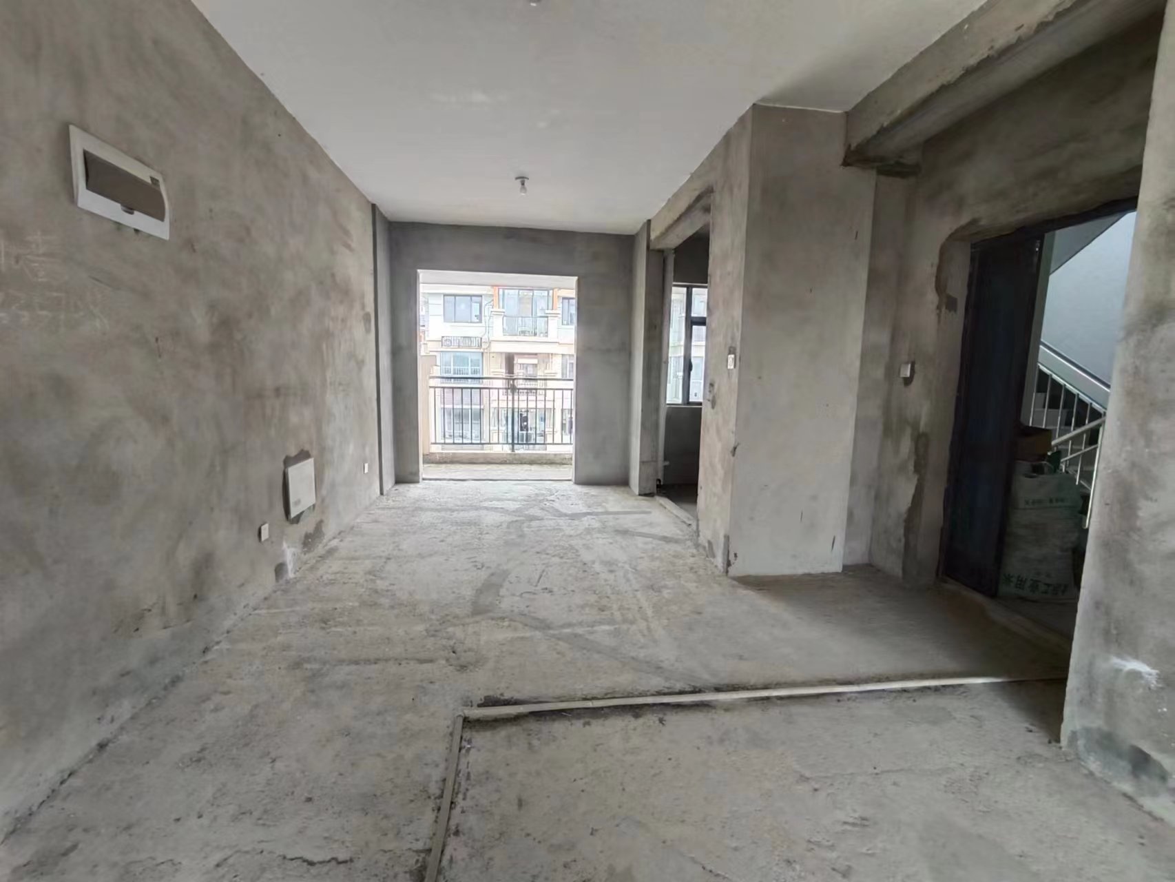 公园里小区 3室2厅1卫 52.00万 公园里小区 3室2厅1卫 52.00万室内图