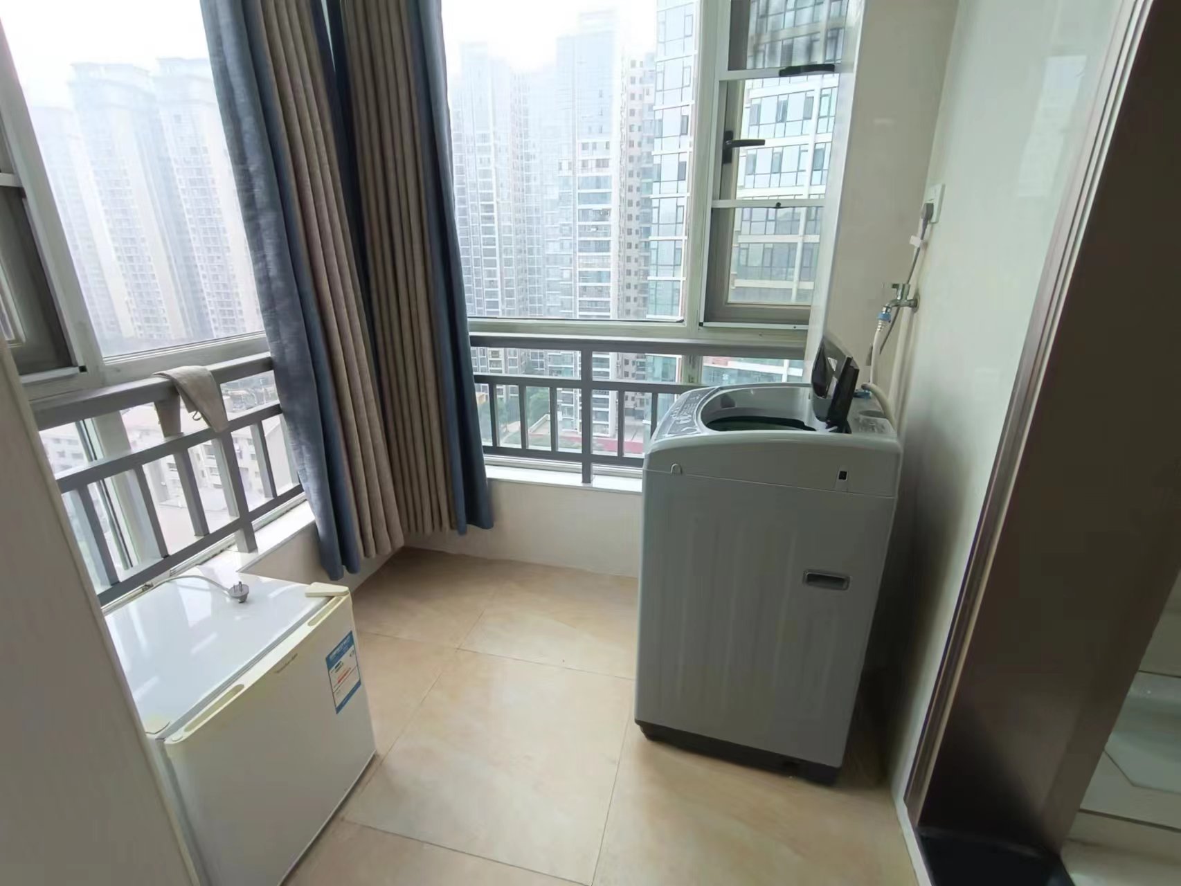 庐山一号  1室1厅1卫    31.0万 庐山一号  1室1厅1卫    31.0万室内图