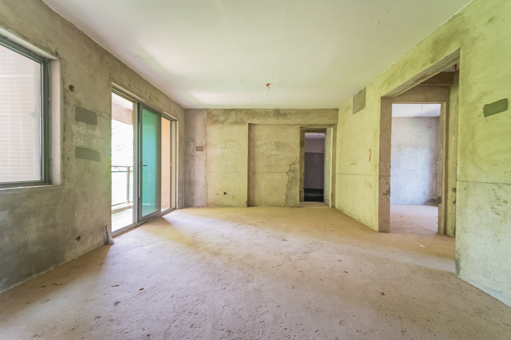 海伦春天 3室2厅1卫 84.99万 海伦春天 3室2厅1卫 84.99万客厅