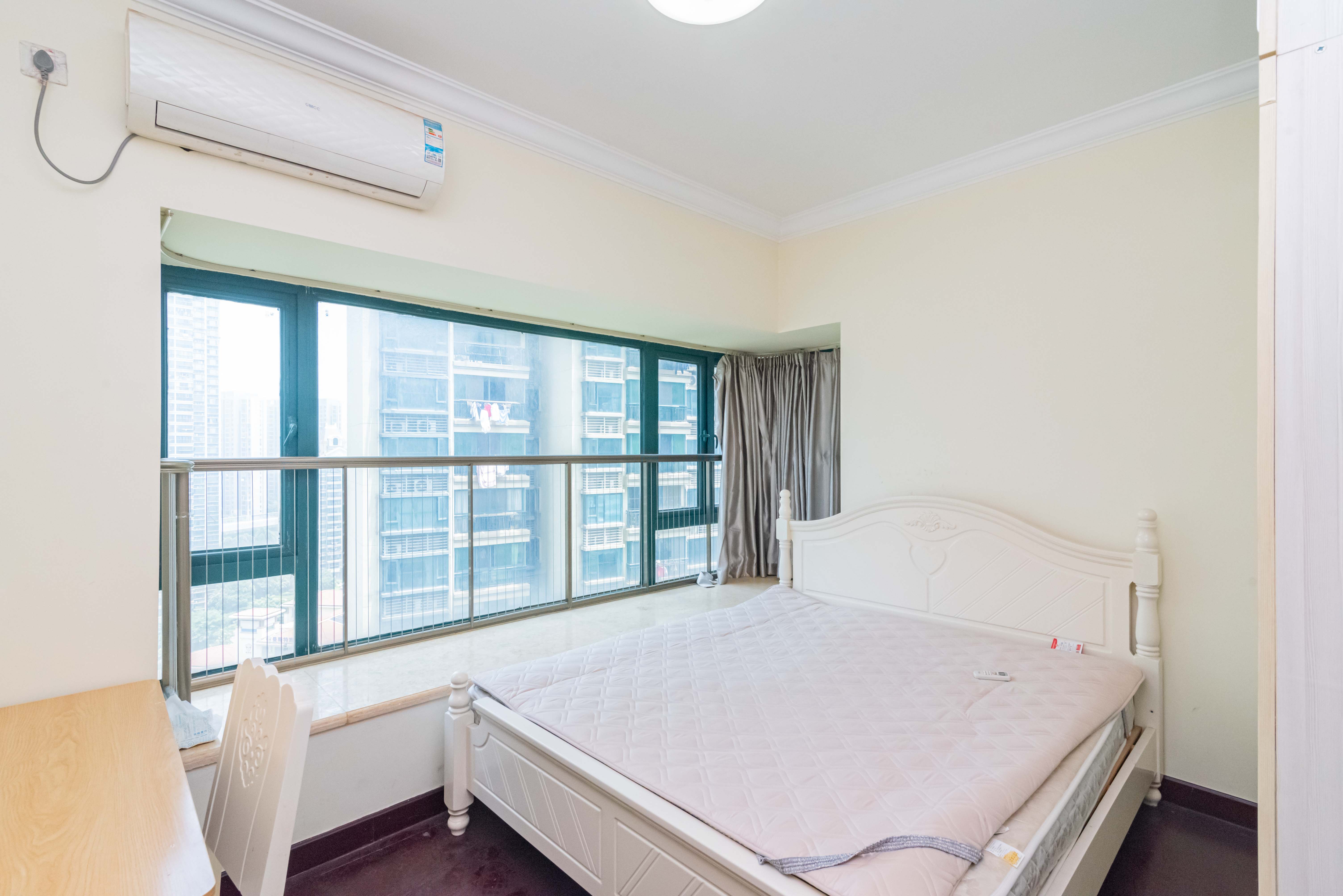 恒大雅苑  4室2厅2卫    168.0万卧室