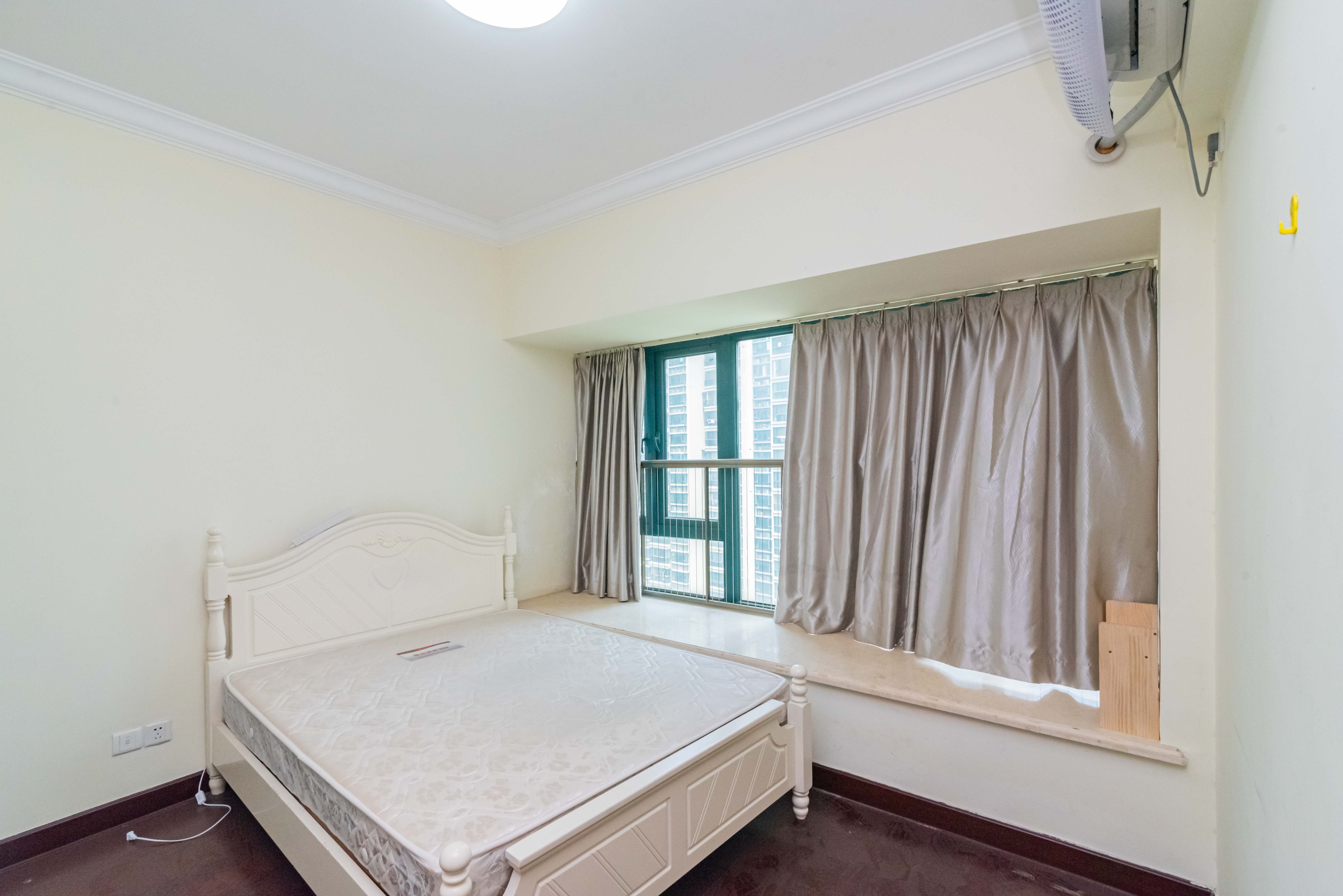 恒大雅苑  4室2厅2卫    168.0万卧室