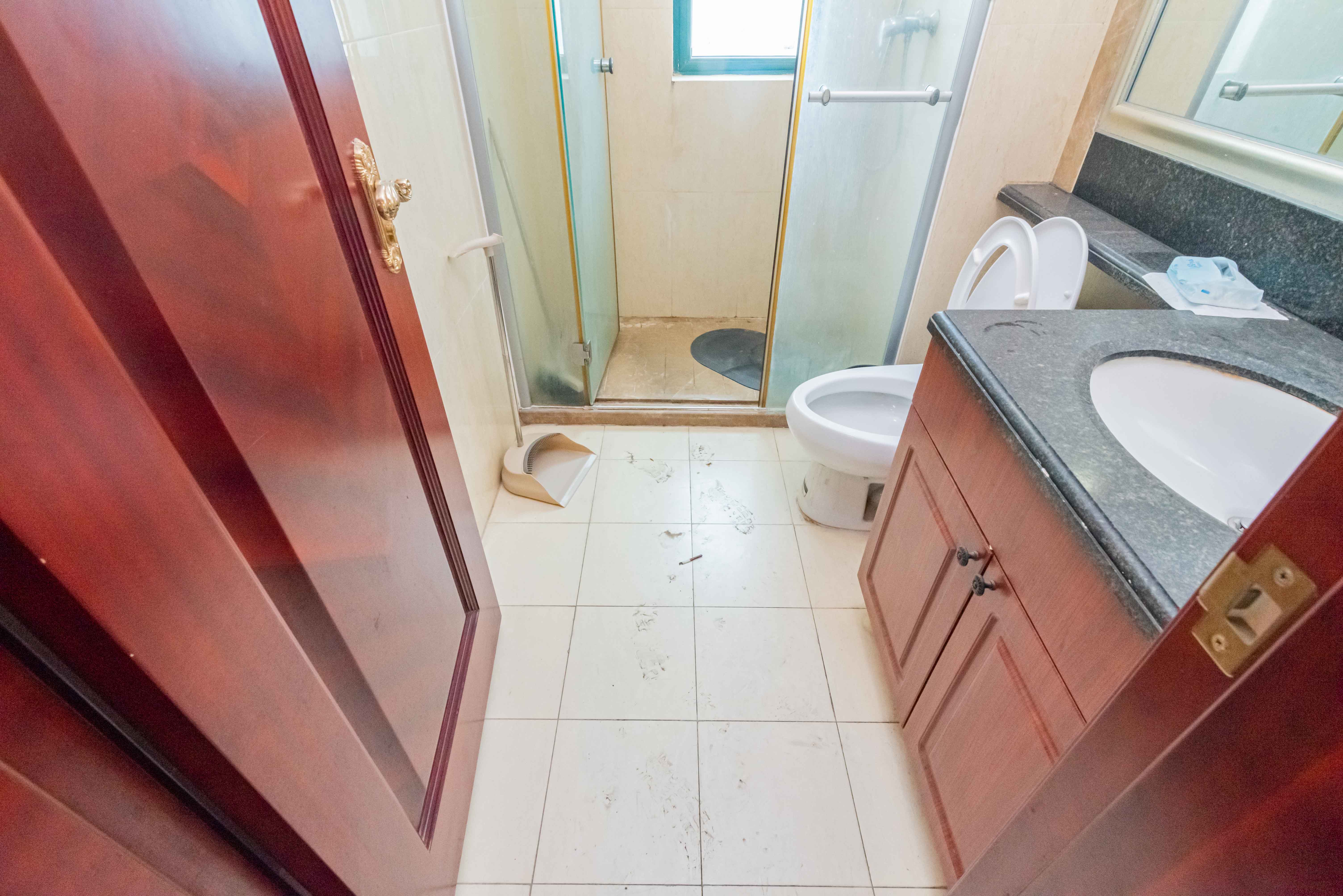 恒大雅苑  4室2厅2卫    168.0万卫生间