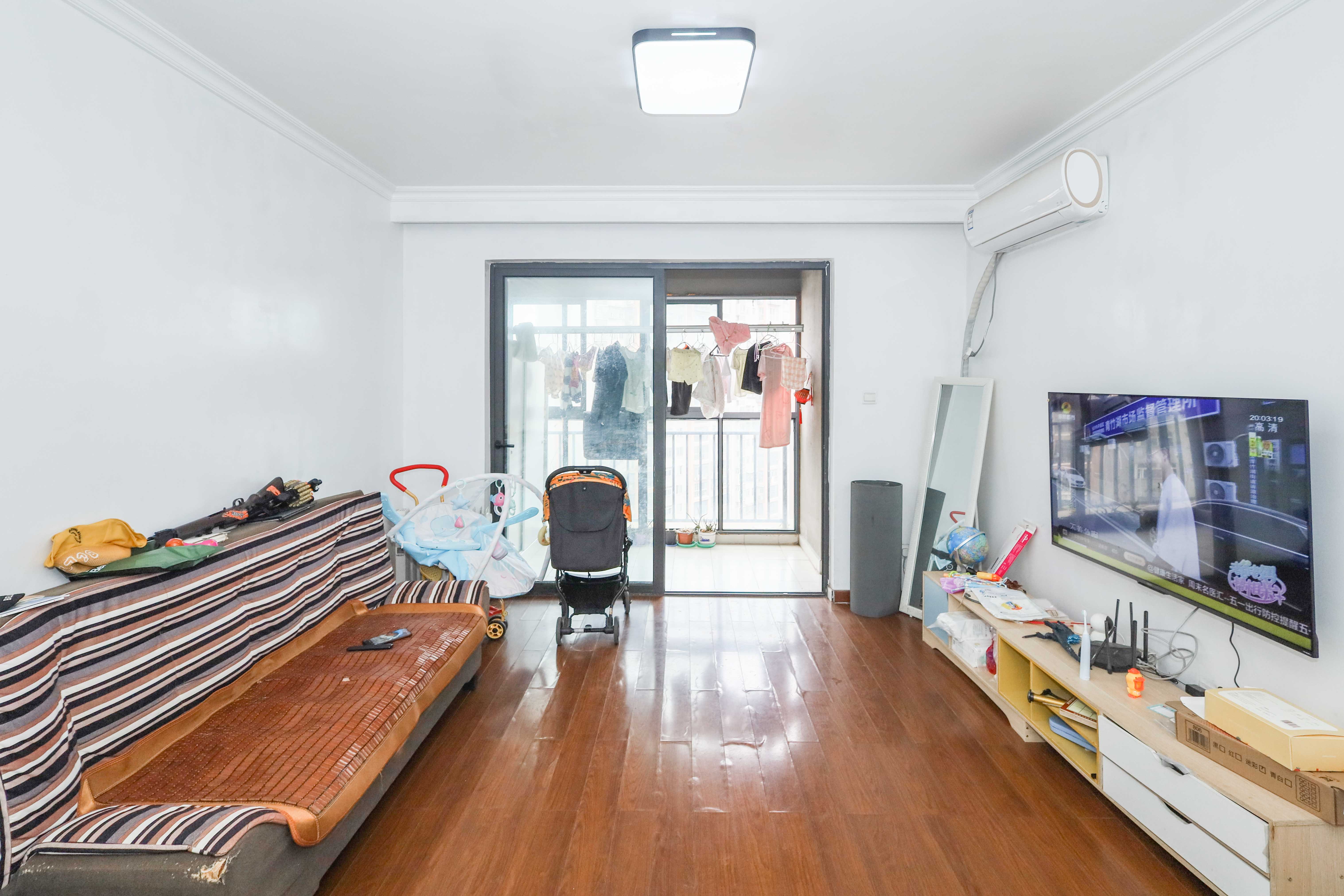 万科城市花园  2室2厅1卫    75.0万 万科城市花园  2室2厅1卫    75.0万客厅