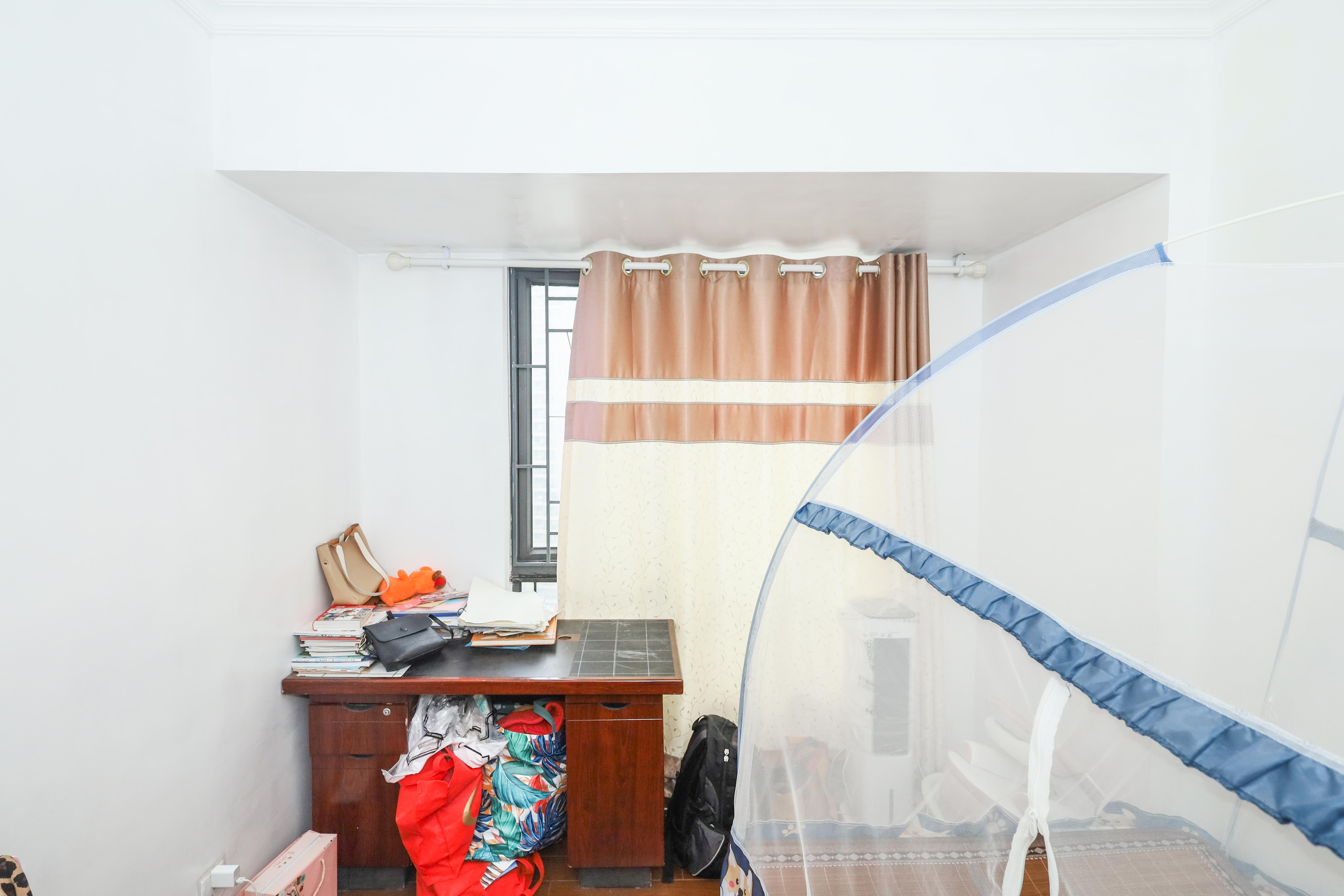 万科城市花园  2室2厅1卫    75.0万卧室