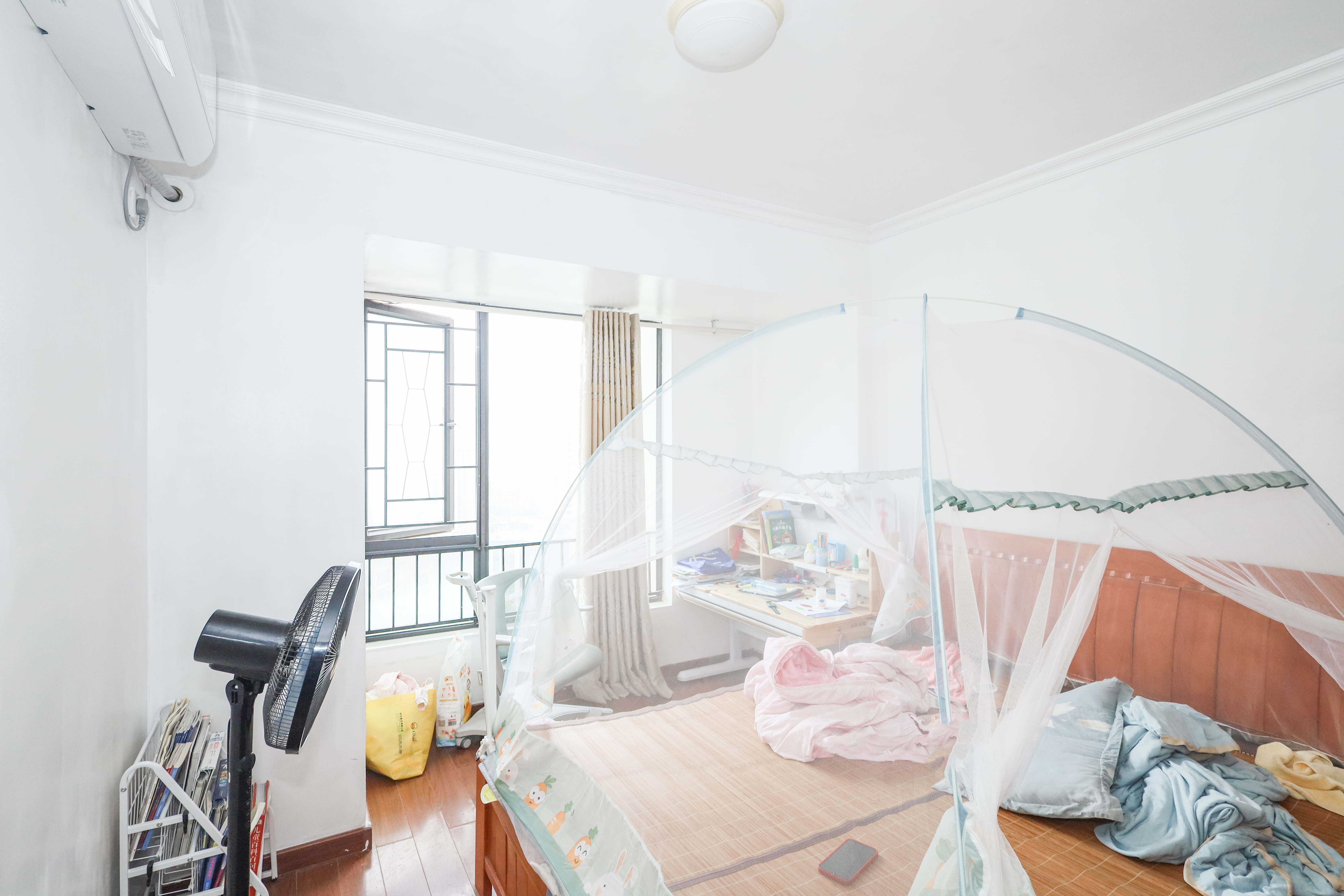 万科城市花园  2室2厅1卫    75.0万卧室