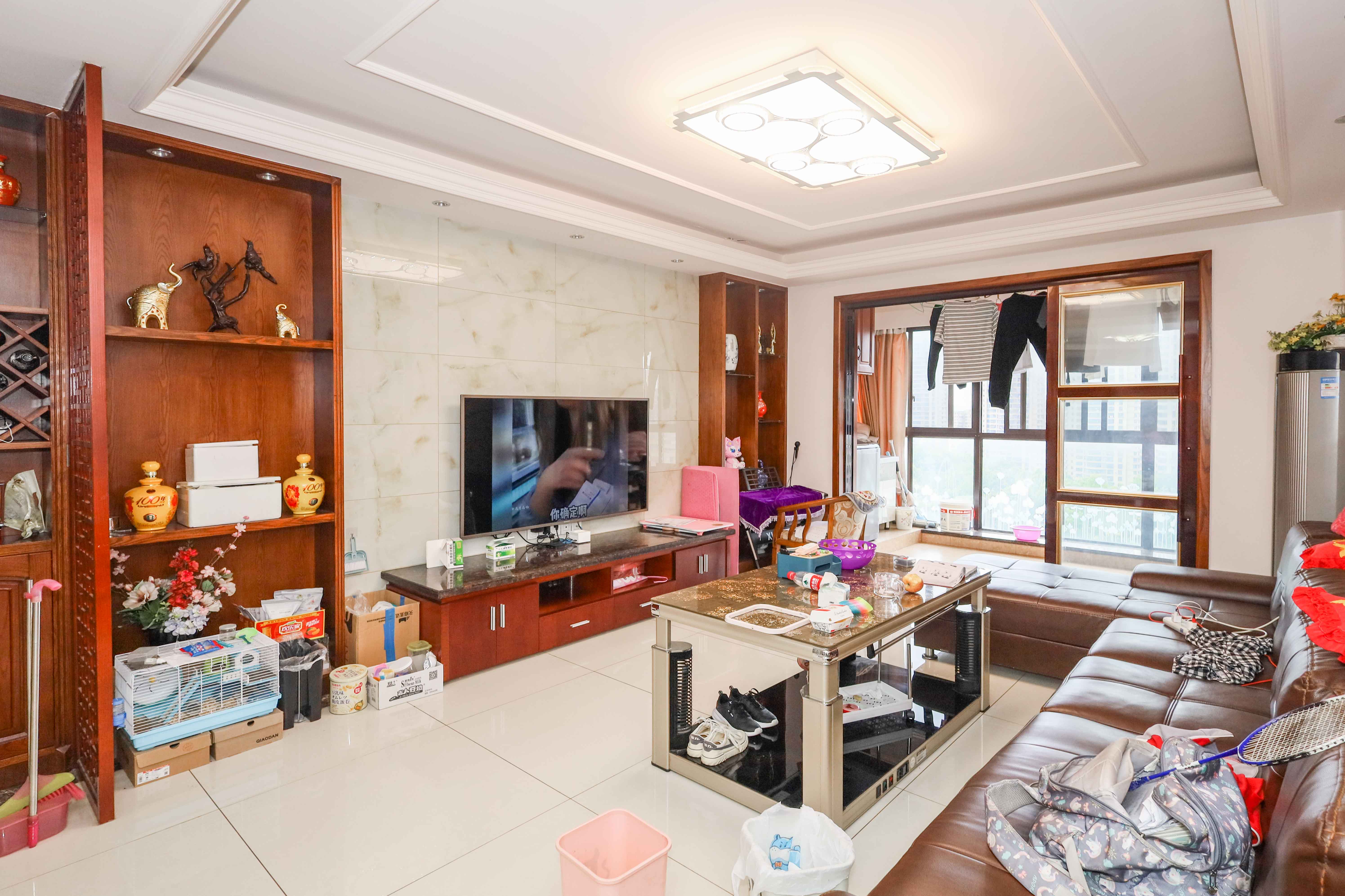 保利麓谷林語F區(qū)  4室2廳2衛(wèi)    168.0萬客廳
