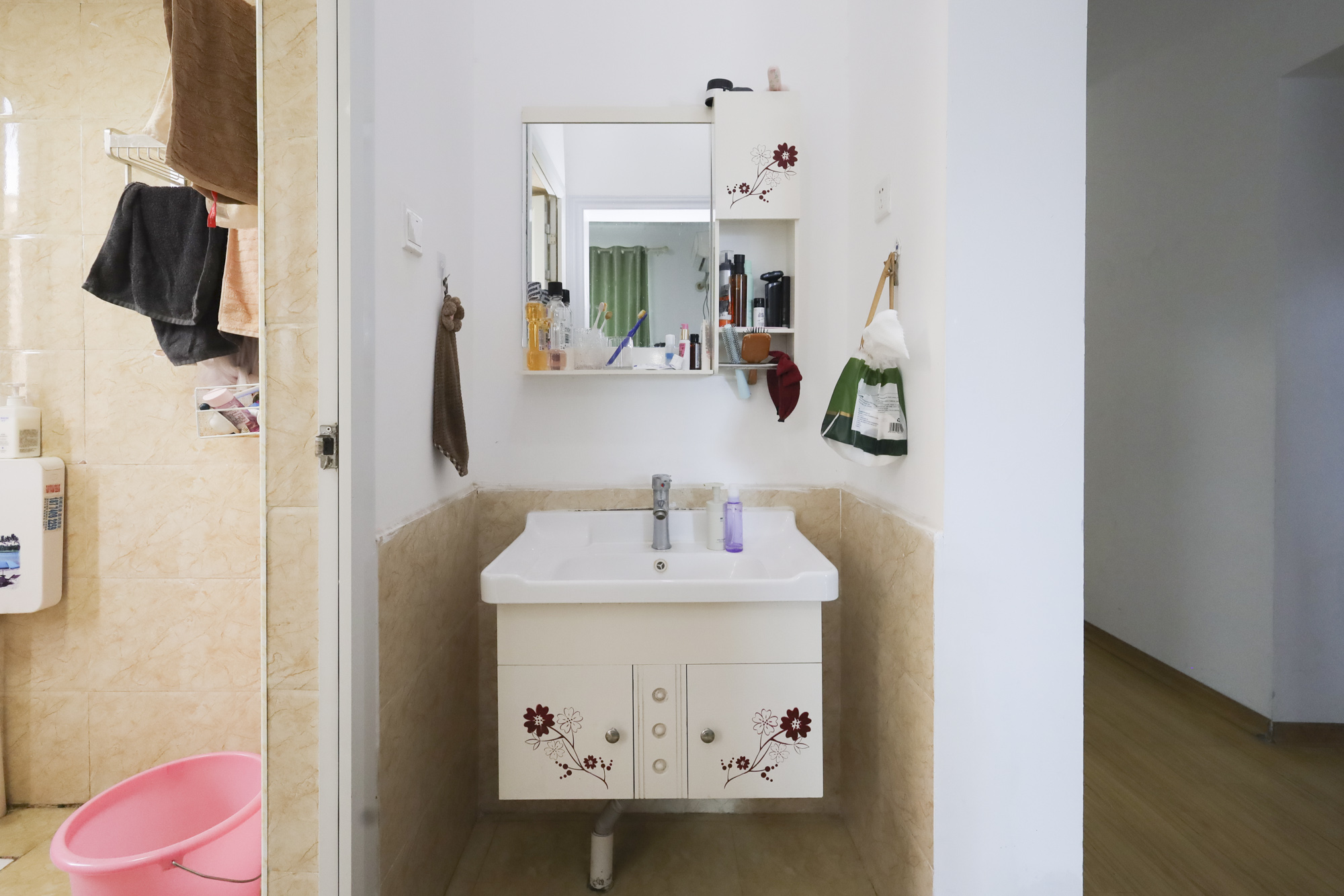 滨江海棠湾 2室2厅1卫 57.0万 滨江海棠湾 2室2厅1卫 57.0万卫生间