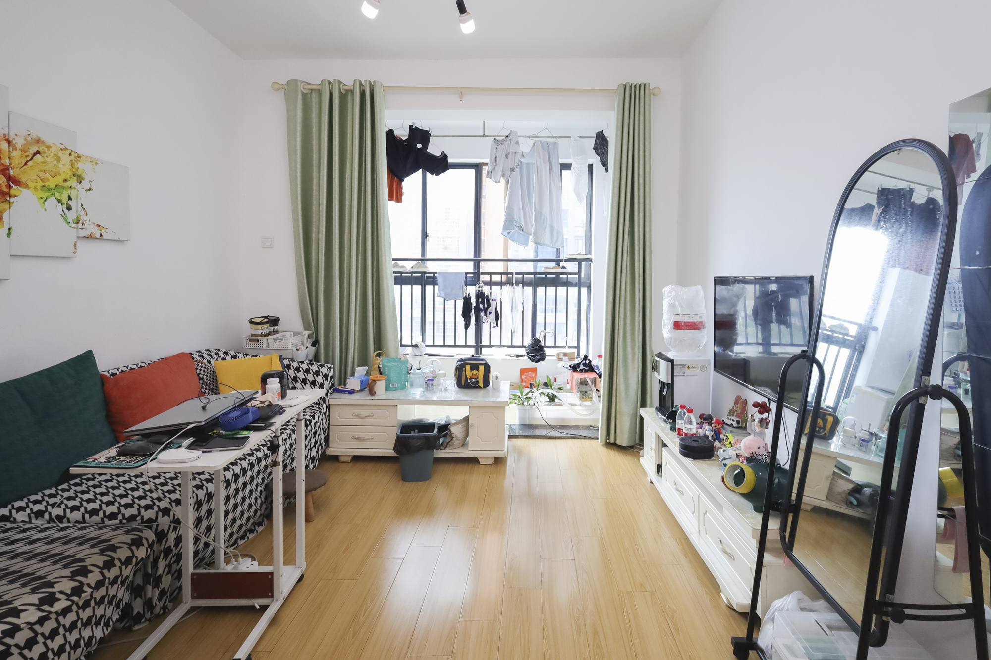 滨江海棠湾 2室2厅1卫 57.0万 滨江海棠湾 2室2厅1卫 57.0万客厅