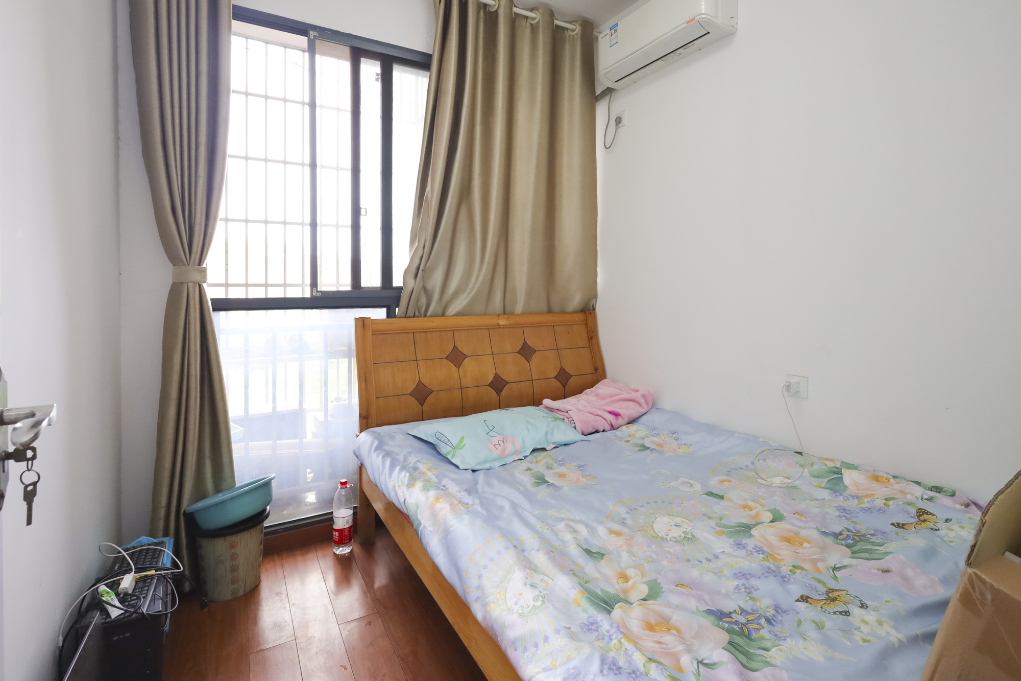 滨江海棠湾 2室2厅1卫 57.0万 滨江海棠湾 2室2厅1卫 57.0万卧室