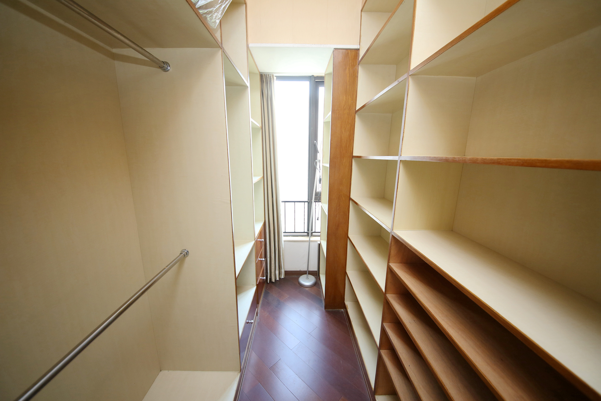 万科金域蓝湾  3室2厅1卫    92.0万其他